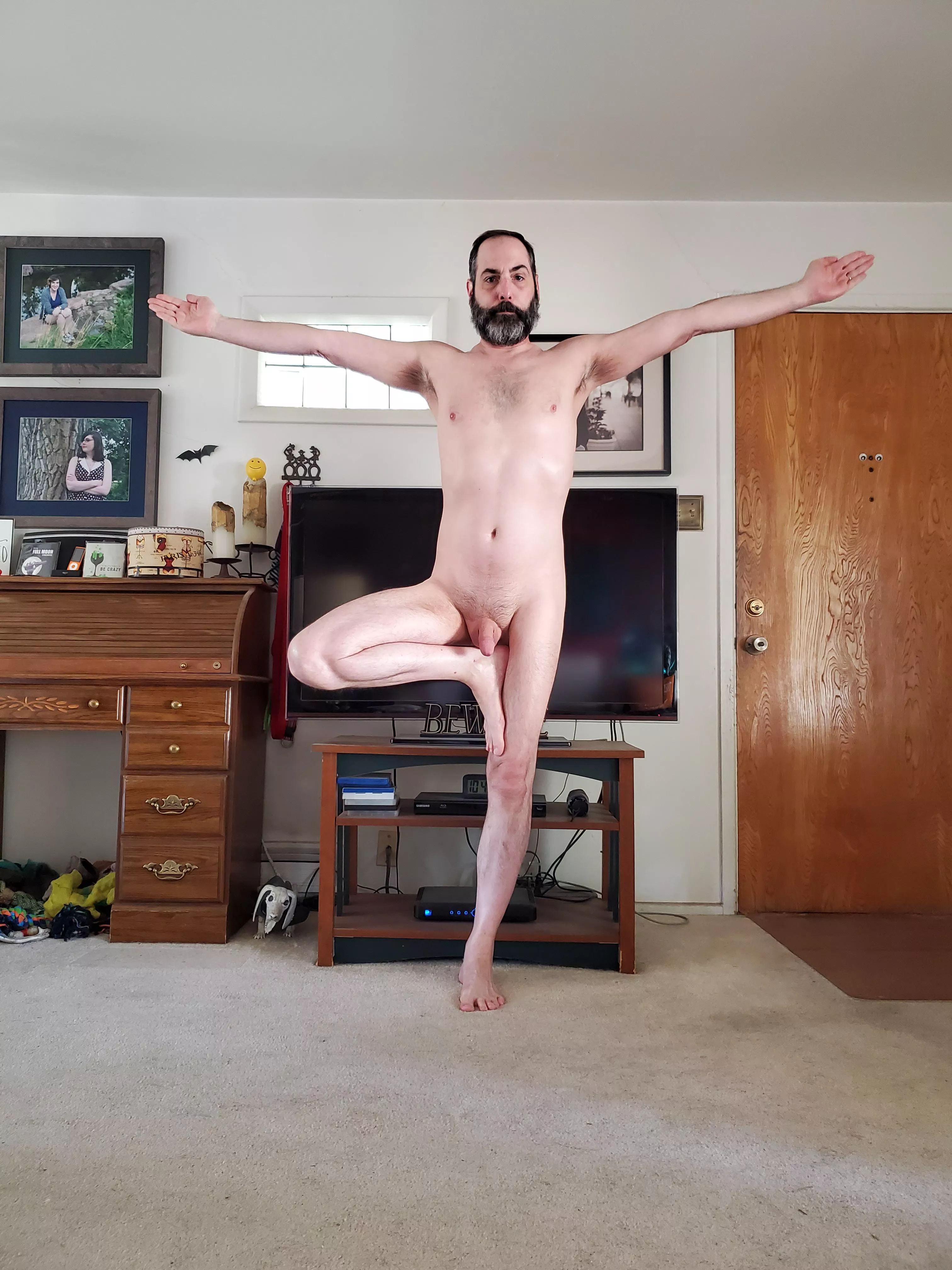 Happy #treeposetuesday to all my fellow naked yoga enthusiasts! 😘🧘‍♂️🕉 posted by nacktyoginerd