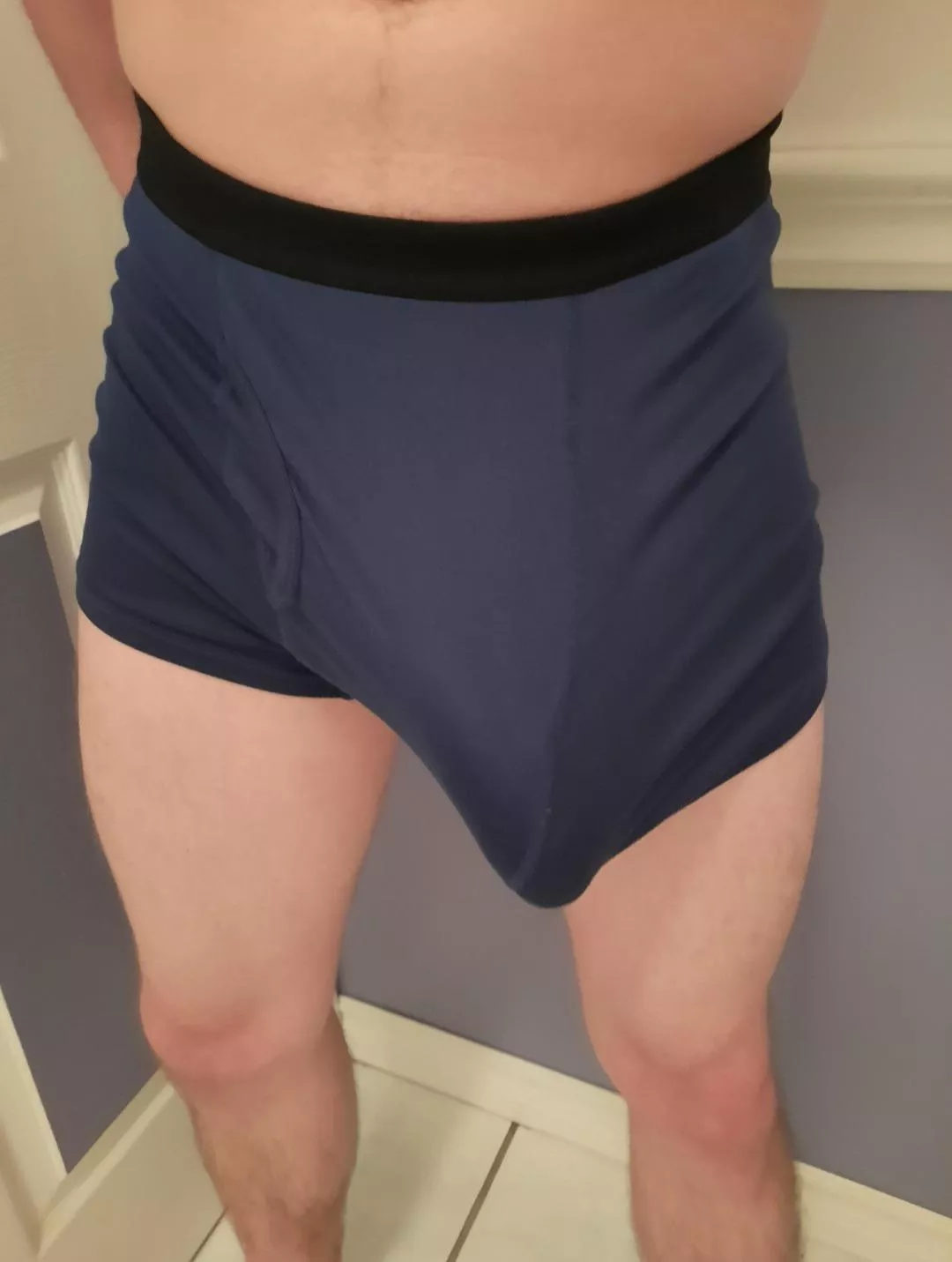 Hard bulge posted by juangoon