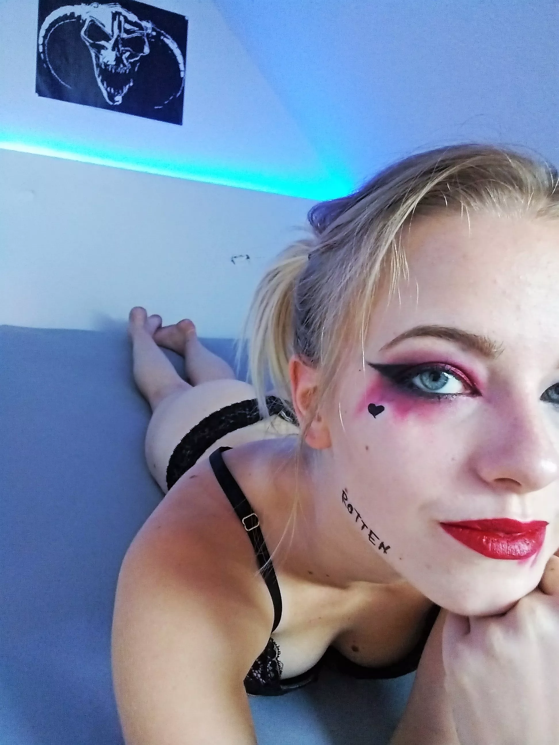 Harley Quinn Cosplay, alt, kinky sub bitch who loves deep throating and getting fucked hard. Just started a month ago, now I‘m in the top 29% of creators. OF 5$ till the rest of the month. Link in the comments. posted by theharley420