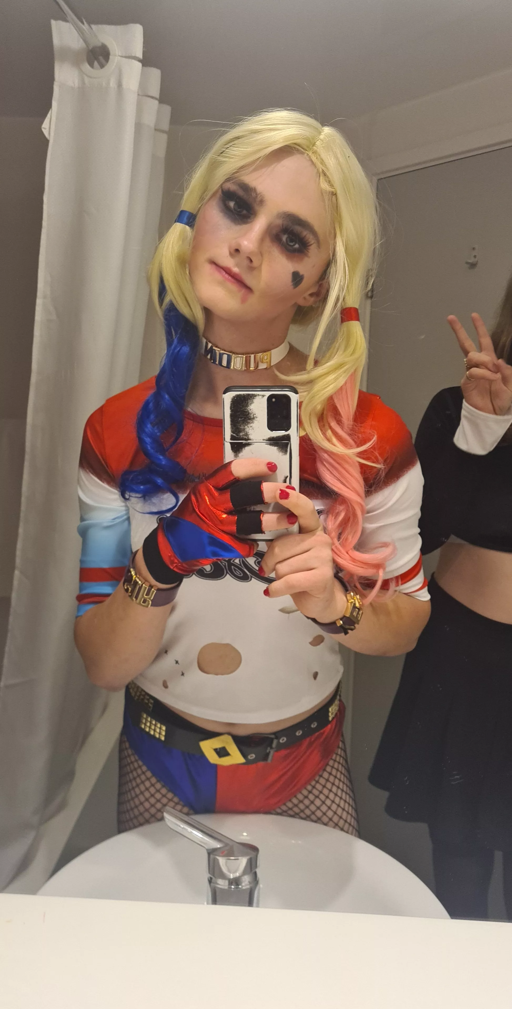 Harley quinn vibes anyone? 💙❤ posted by yournamehere1588