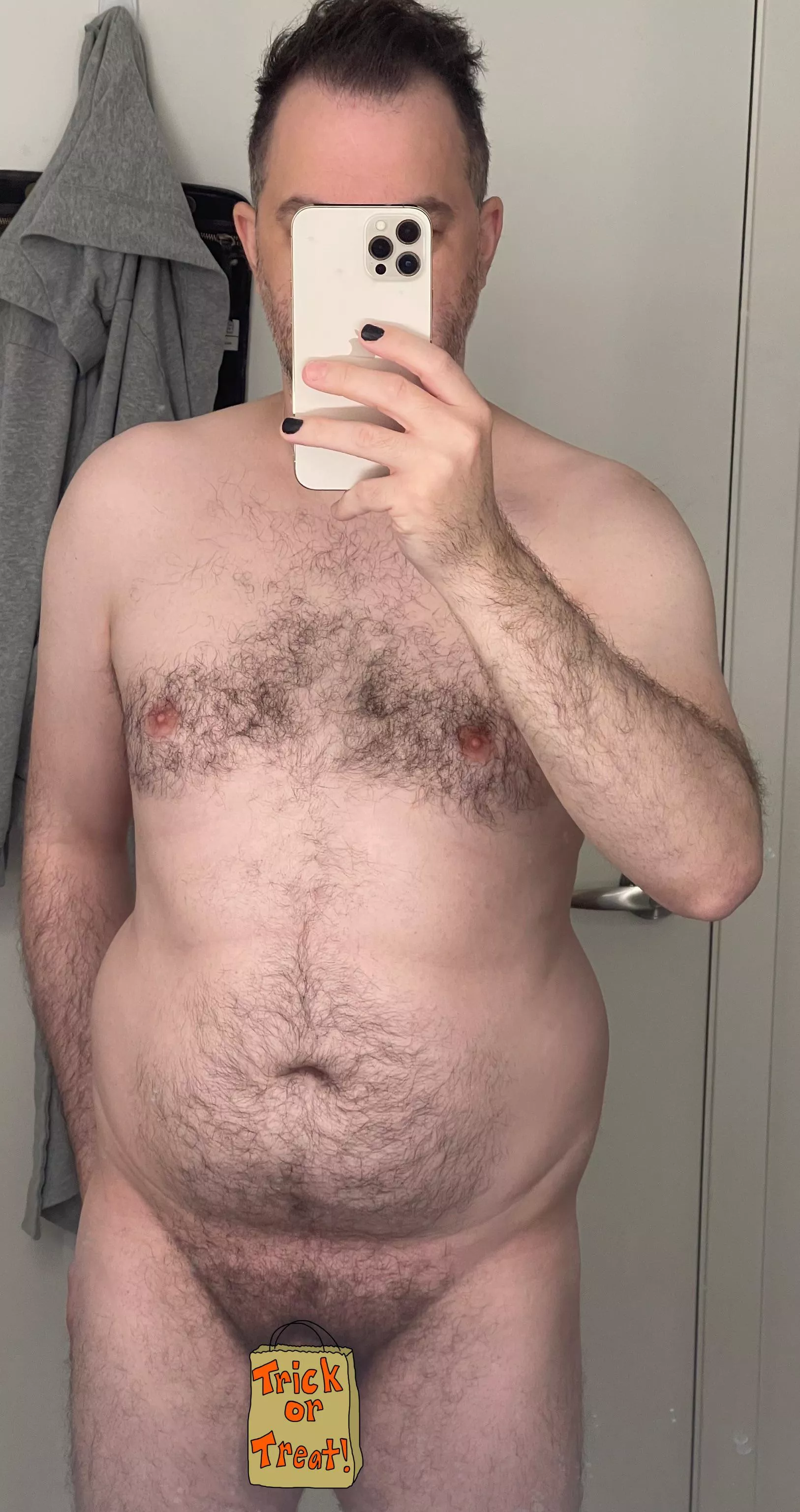 Hate my body but like my full bush. posted by mrsteelxxx