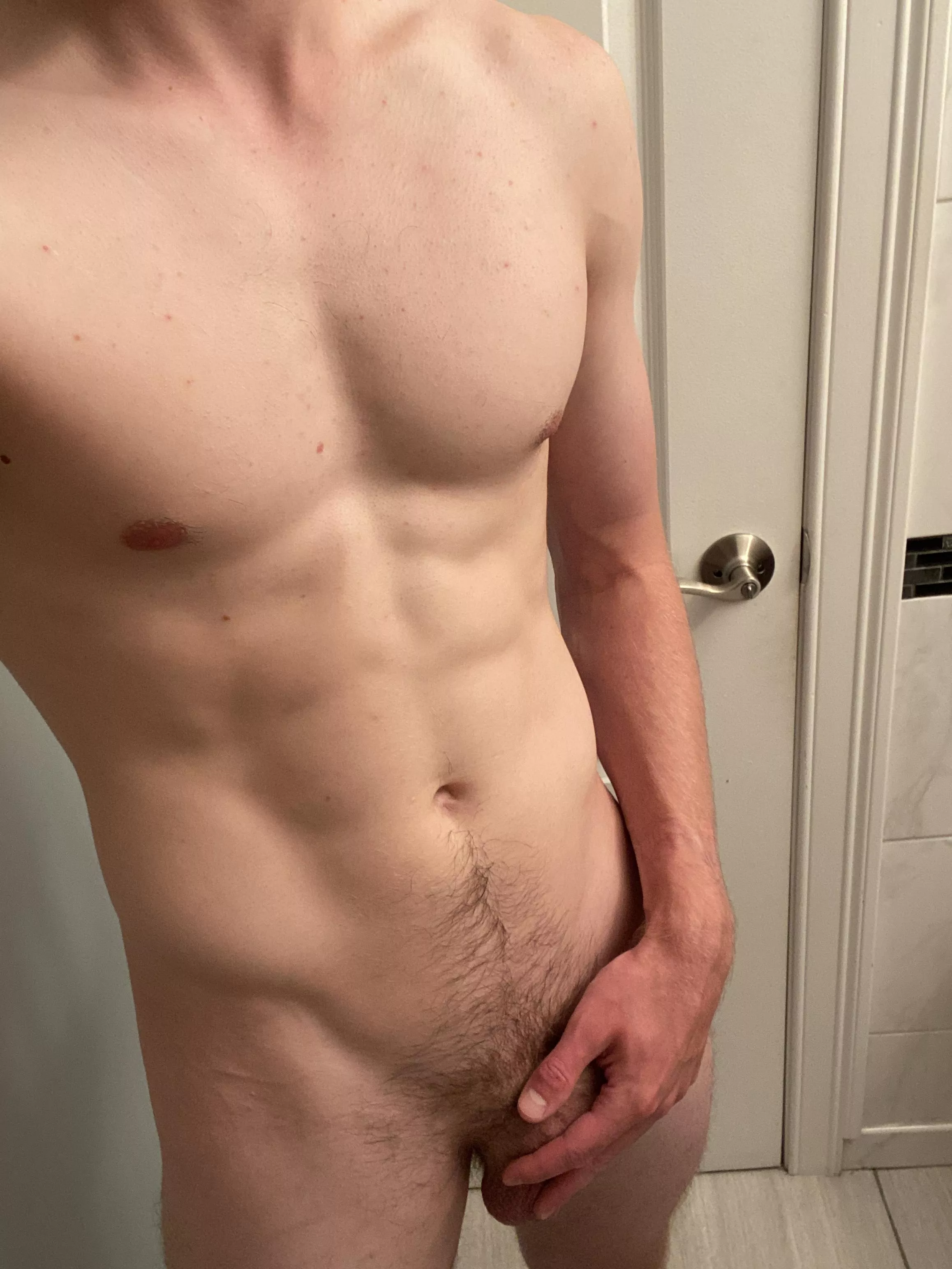 Have been losing some fat, but also some muscle. Always a struggle (M) 23 posted by Jong123p