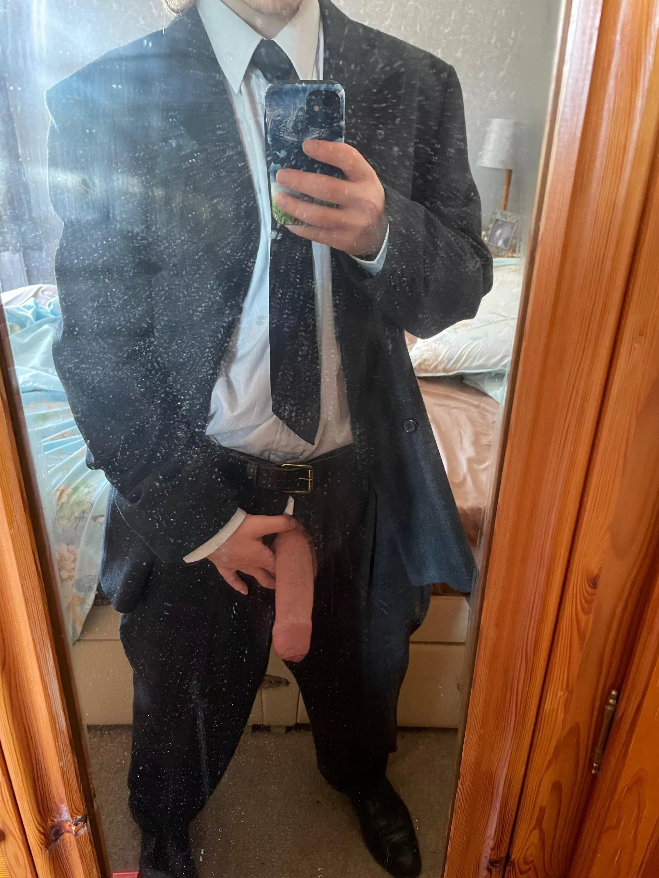 Having a wank in my manager’s suit! posted by Jac1626