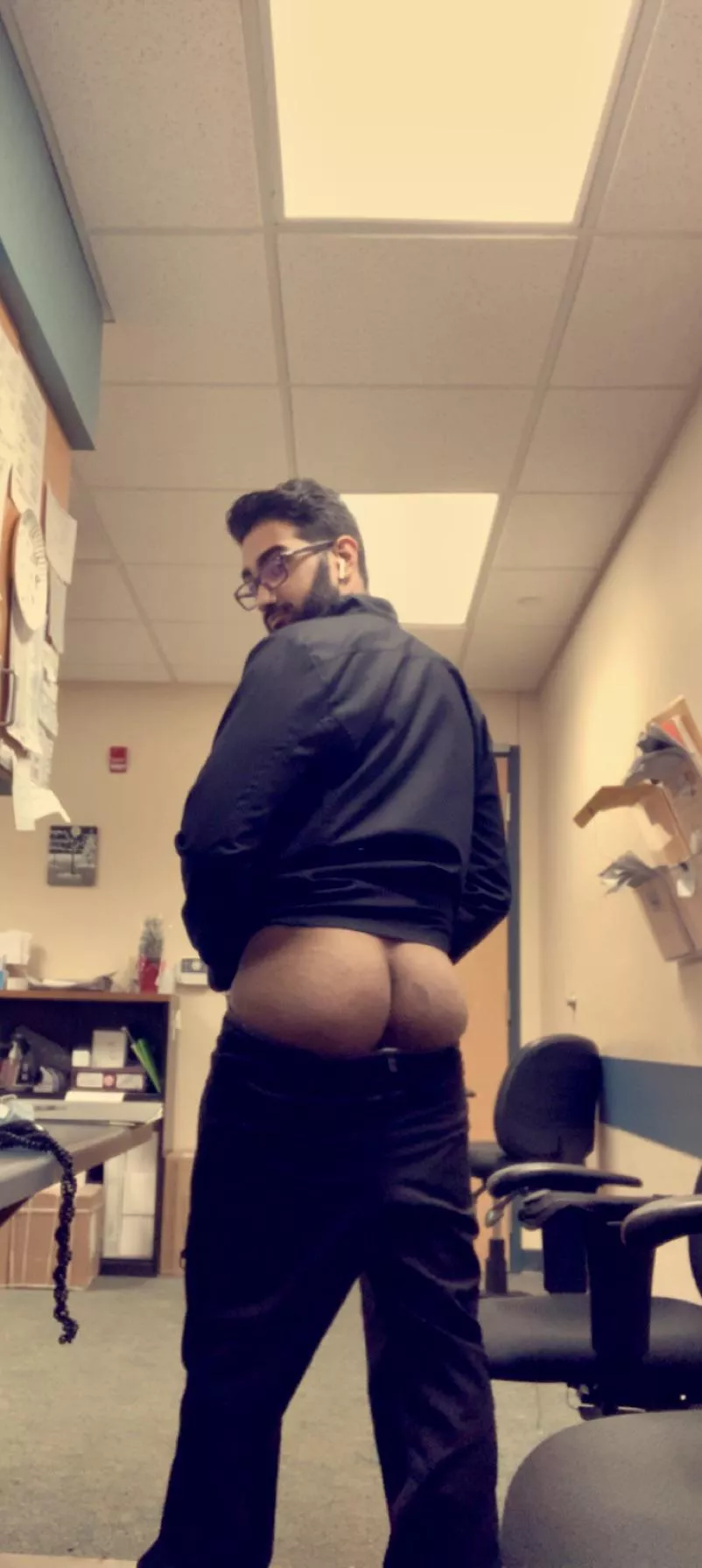 Having some fun at workðŸ¤«ðŸ˜‰ posted by Big-Indian-c0ck