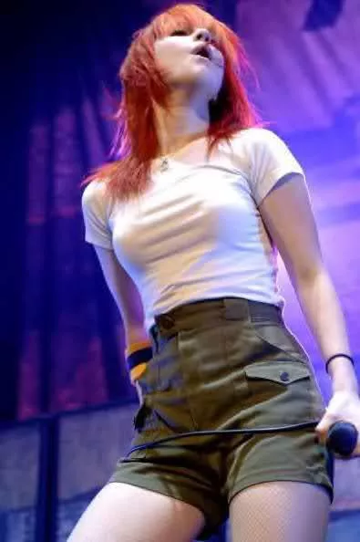 Hayley Williams gets me so hard with those tight clothes, gets me in a mood to make fembois scream in pleasure with my cock posted by Ill-2212