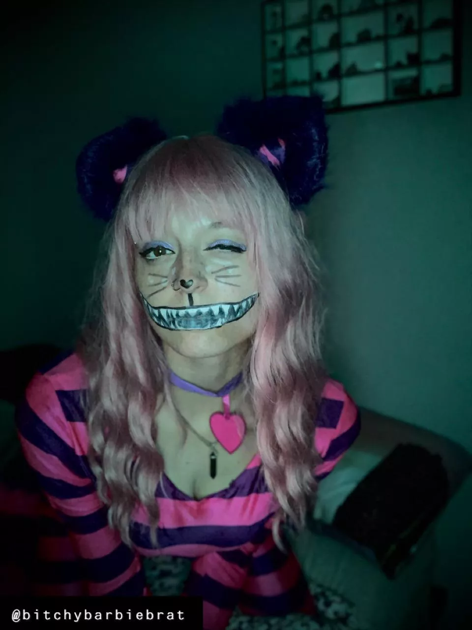 â€œHe went that wayâ€ Cheshire cat cosplay from Alice in Wonderland by Mercedes Rey ðŸ±ðŸ’‹ðŸ’– posted by BitchyBarbieBrat