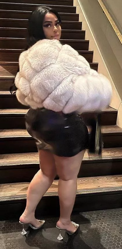 Heels ass and furðŸ‘â¤ï¸ posted by banpiuli