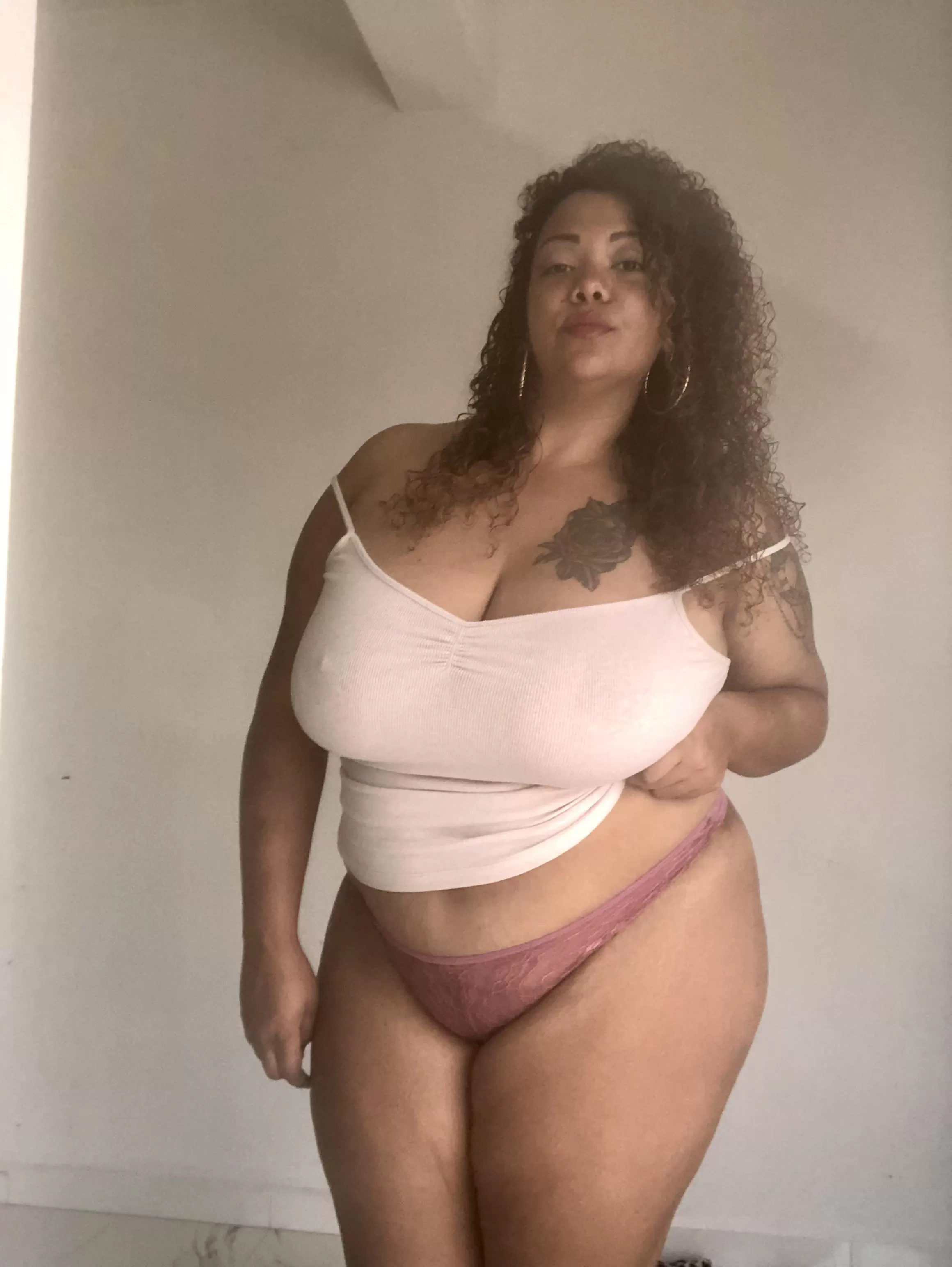 HelloðŸ’• posted by 52093curvybonita