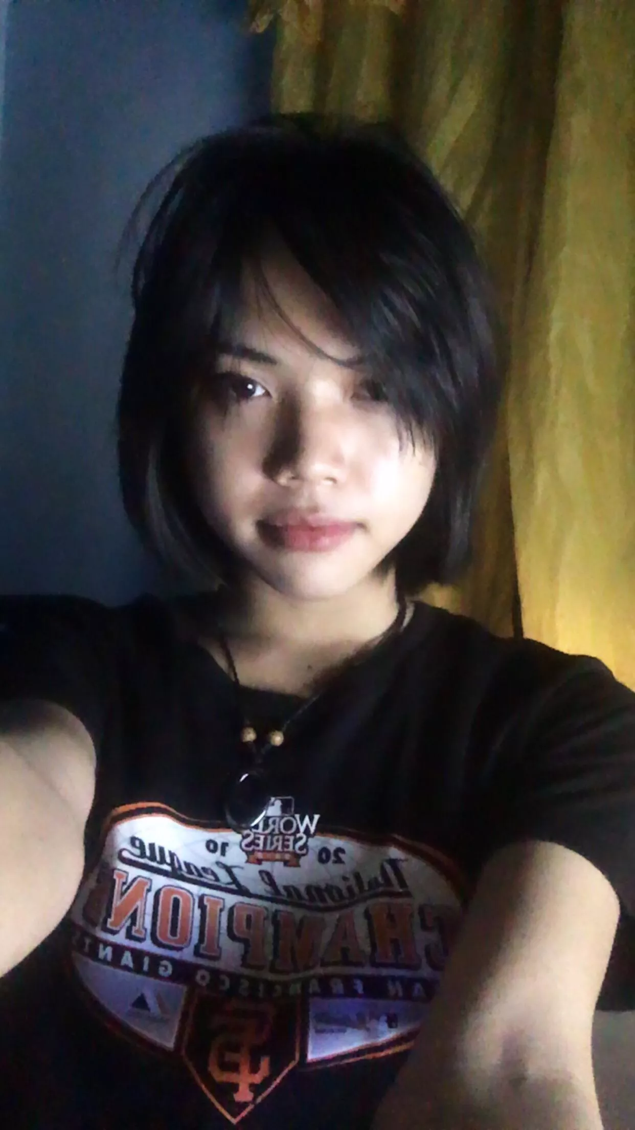 Hello friends :> what do u think the bangs did i F up? :D posted by Miruu-__-