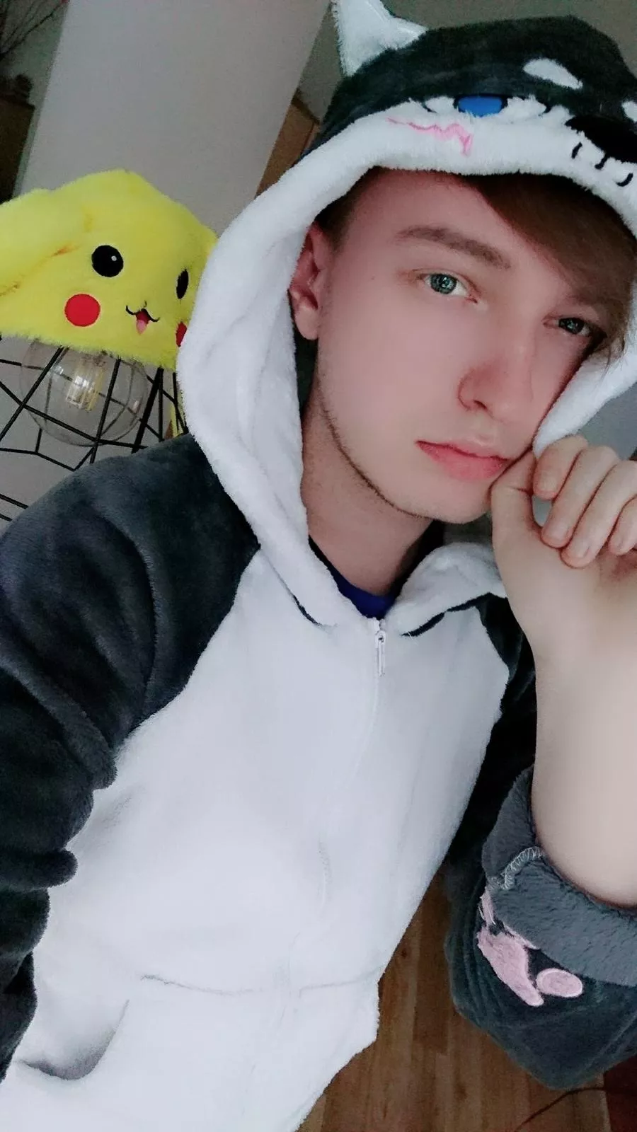 Hello! I'm learning how to play Dead by Daylight so if anyone here would like to play with me please hmu. I also play League of Legends (Eune) and Genshin Impact (Europe). Have a nice day ♡ posted by Taecchin