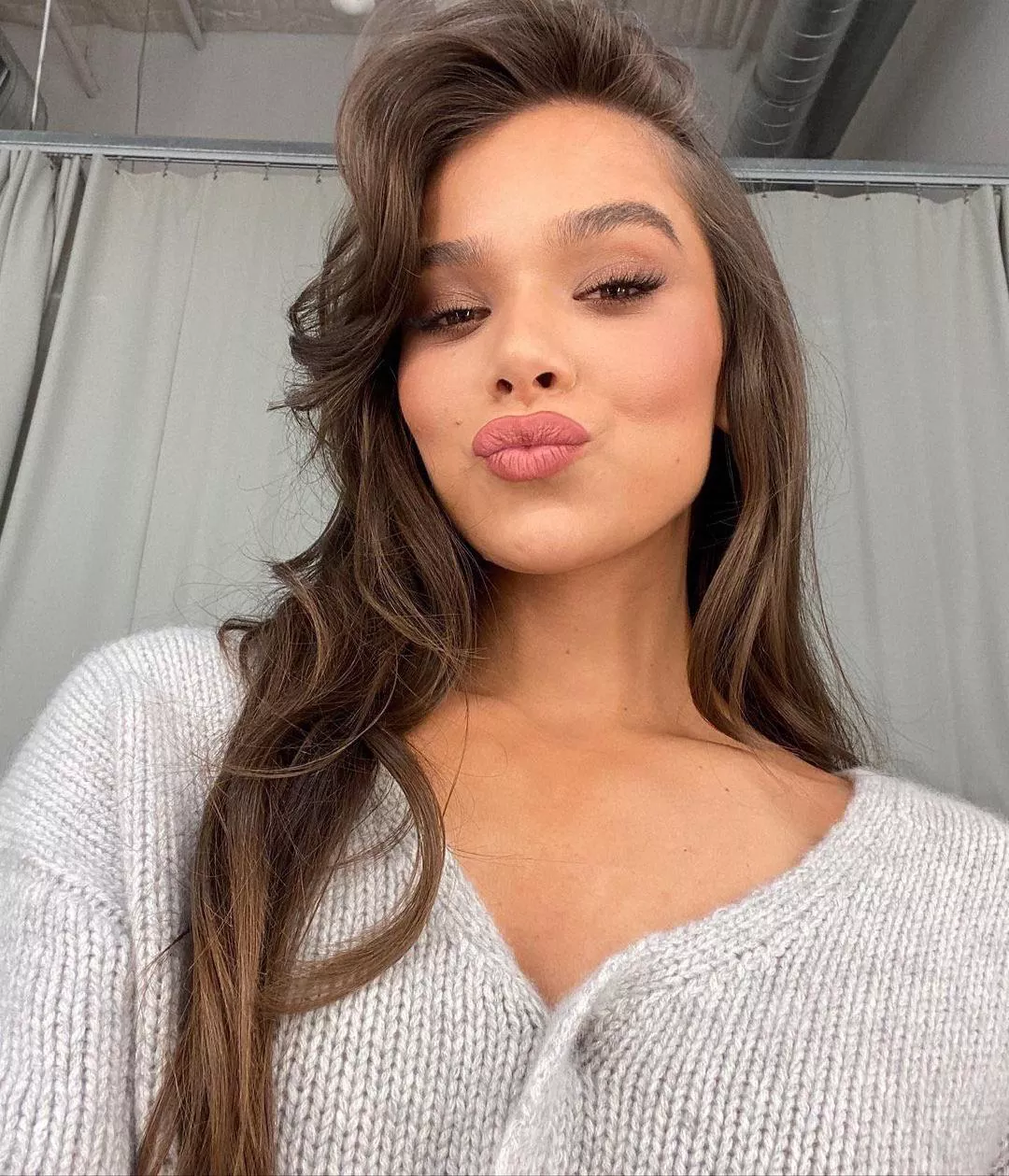 Help me cum for Hailee Steinfeld? posted by thisusernamesucks6