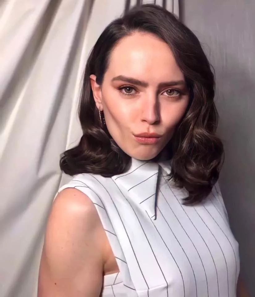 Help me cum to Daisy Ridley? posted by thisusernamesucks6