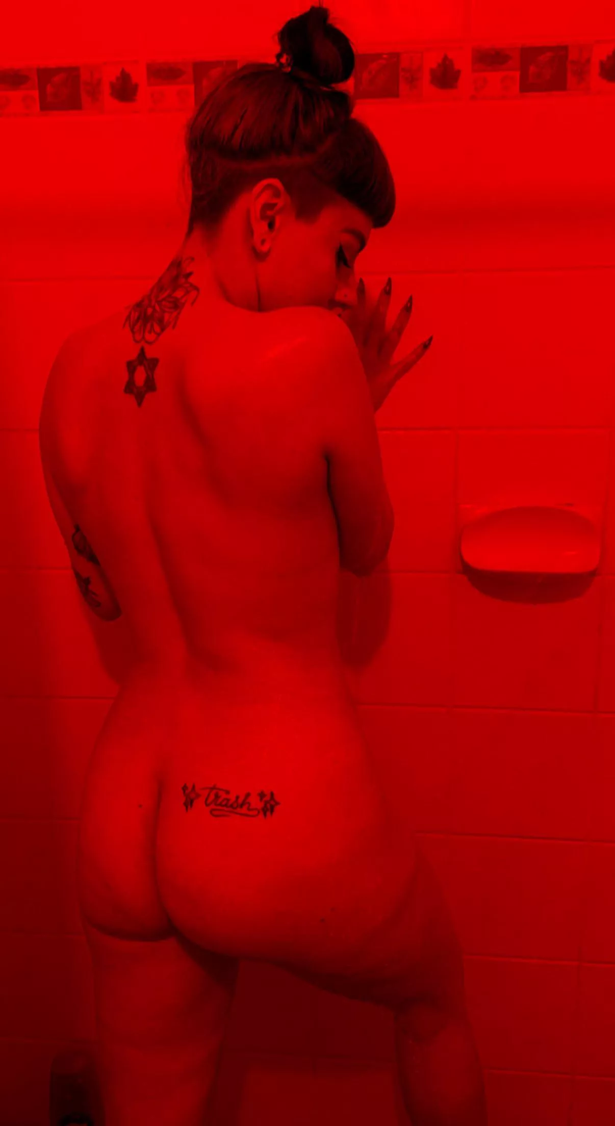 Help me wash my back? posted by Beckylemm3smash