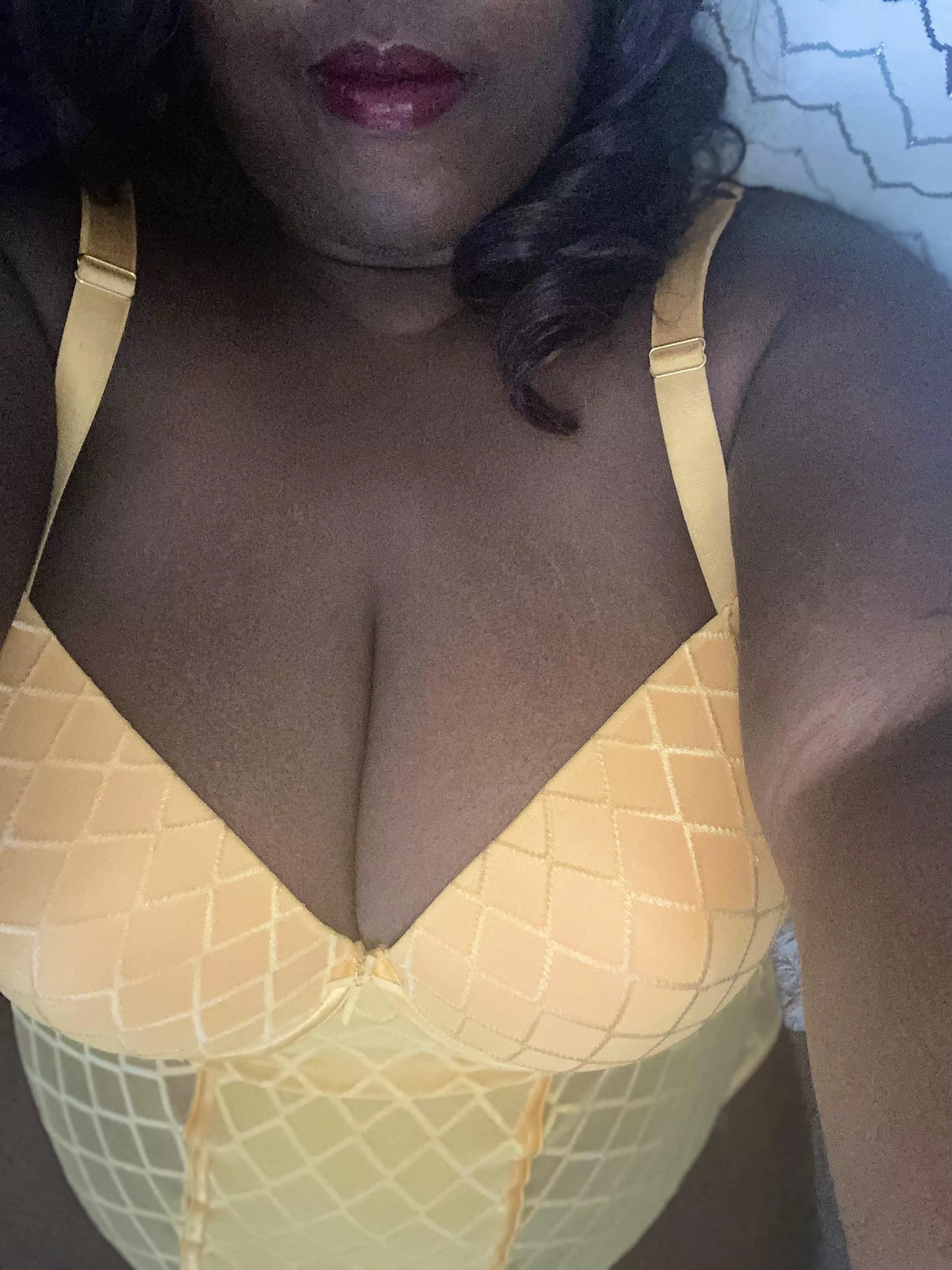 Here’s a little sunshine for your day! posted by Curvymya