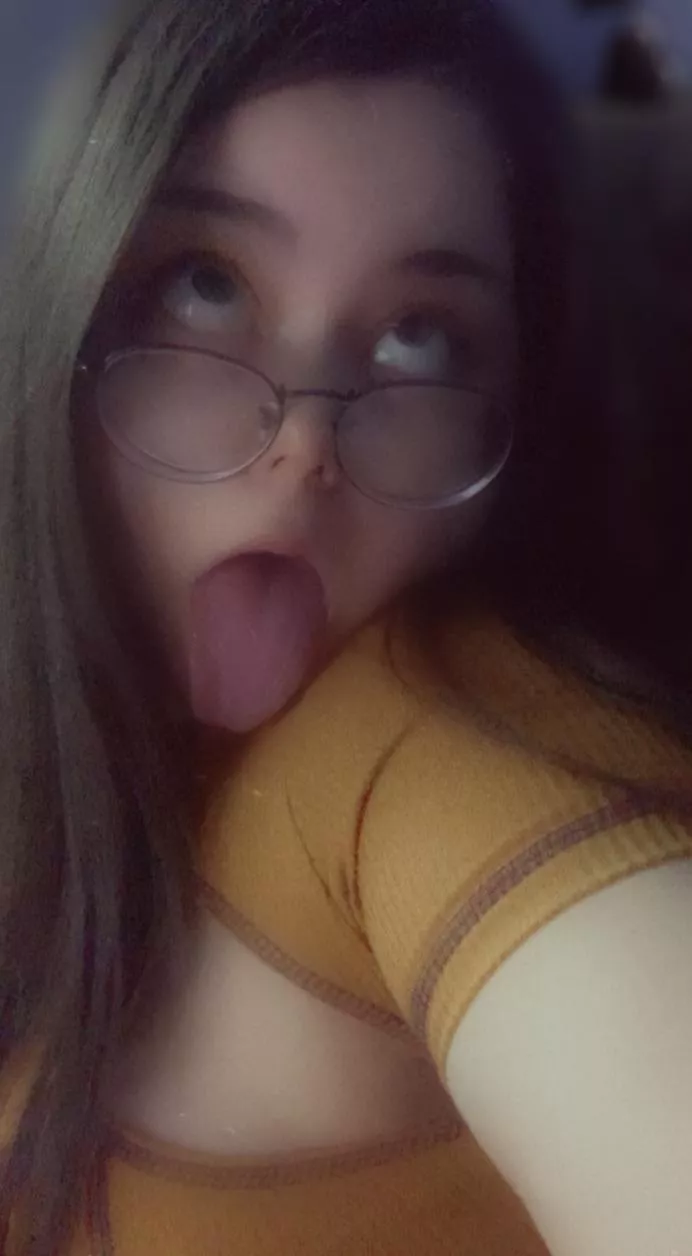 Here’s a picture of my tongue for you to jerk off to as you imagine cumming down my throat. your welcome <3 posted by paranoidbrat