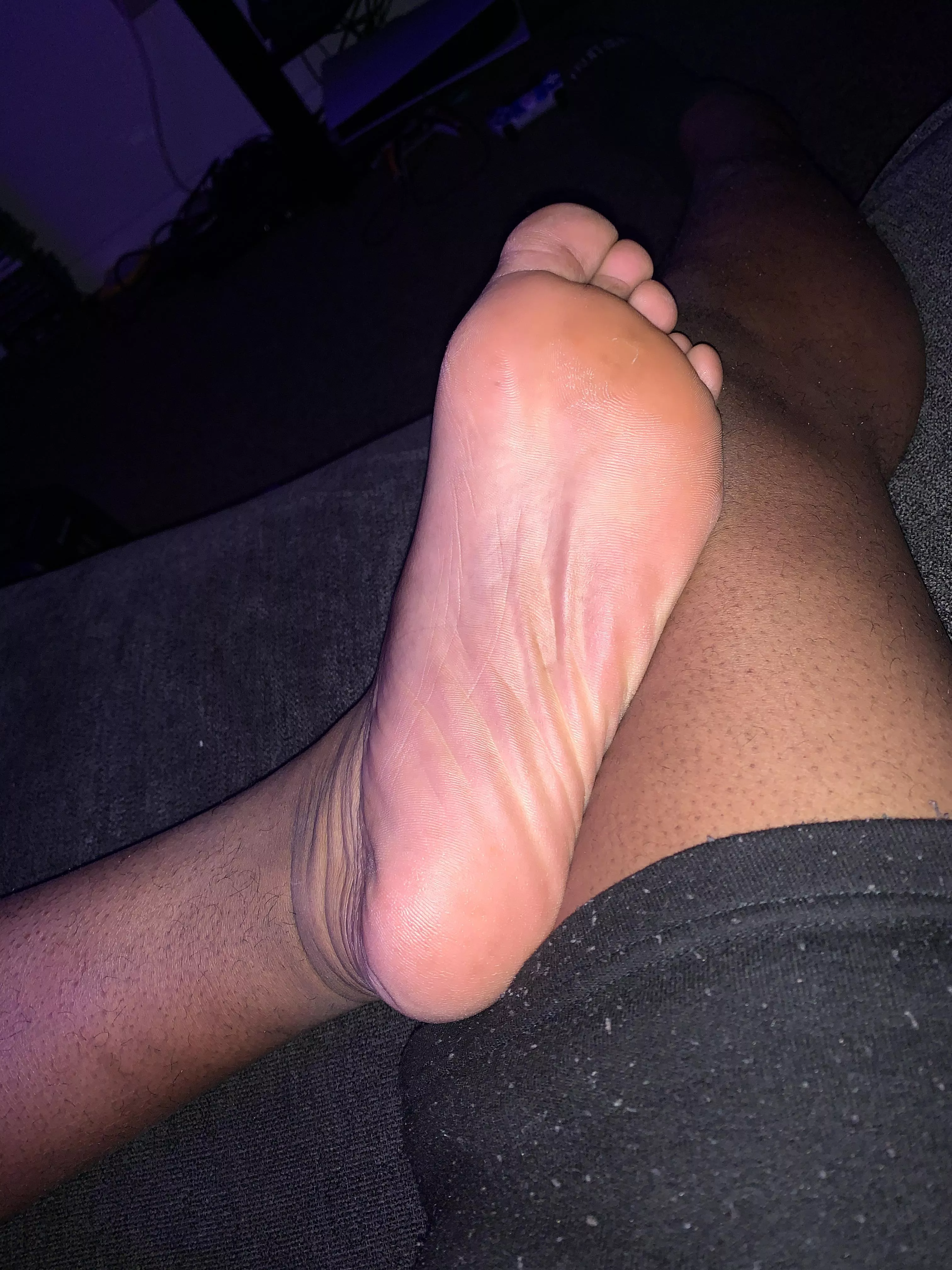 Hey anyone wanna chat 😜 posted by GoldenSoles1