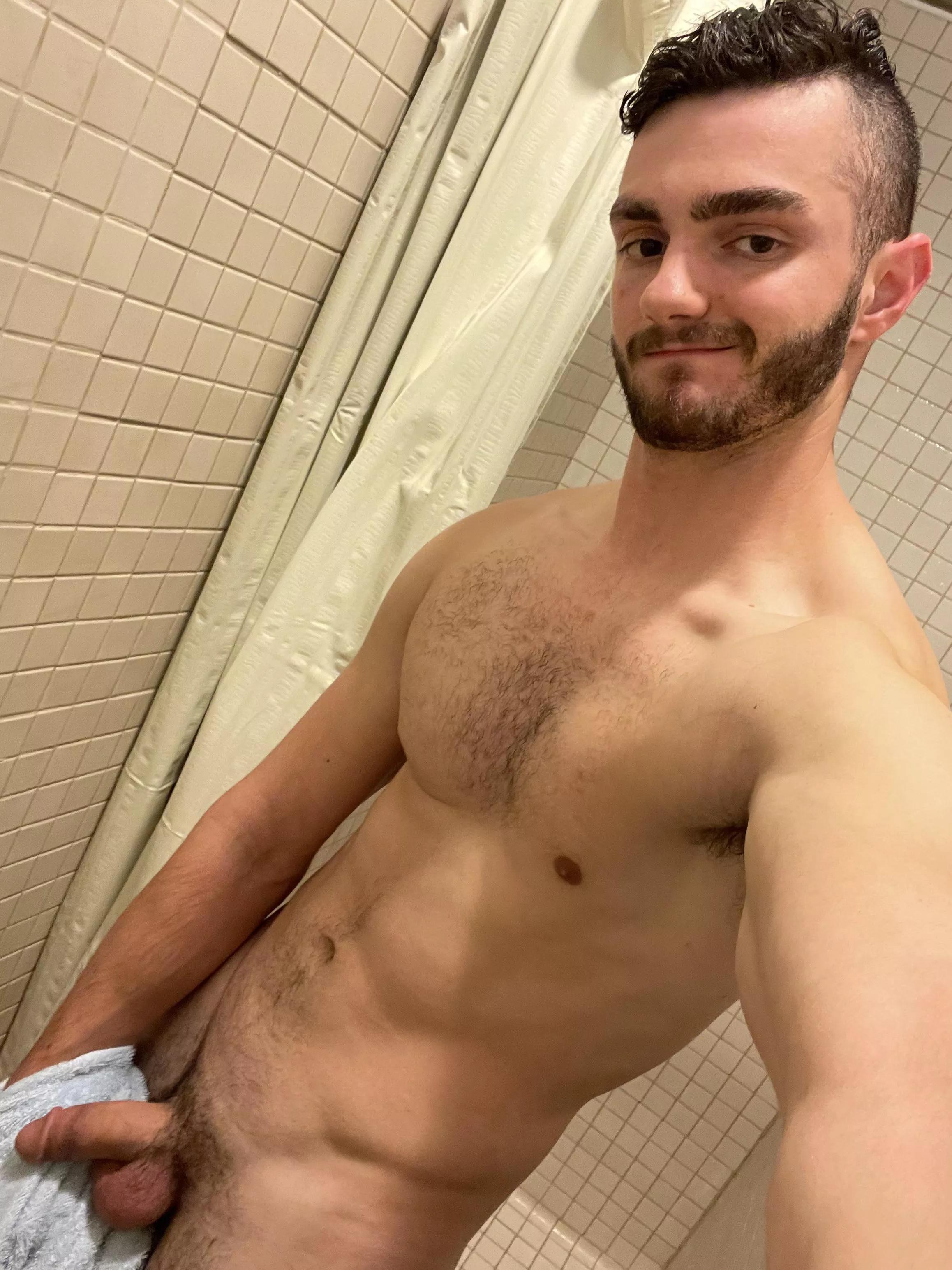 Hey bro, can you help me with this shower? posted by btwolfing