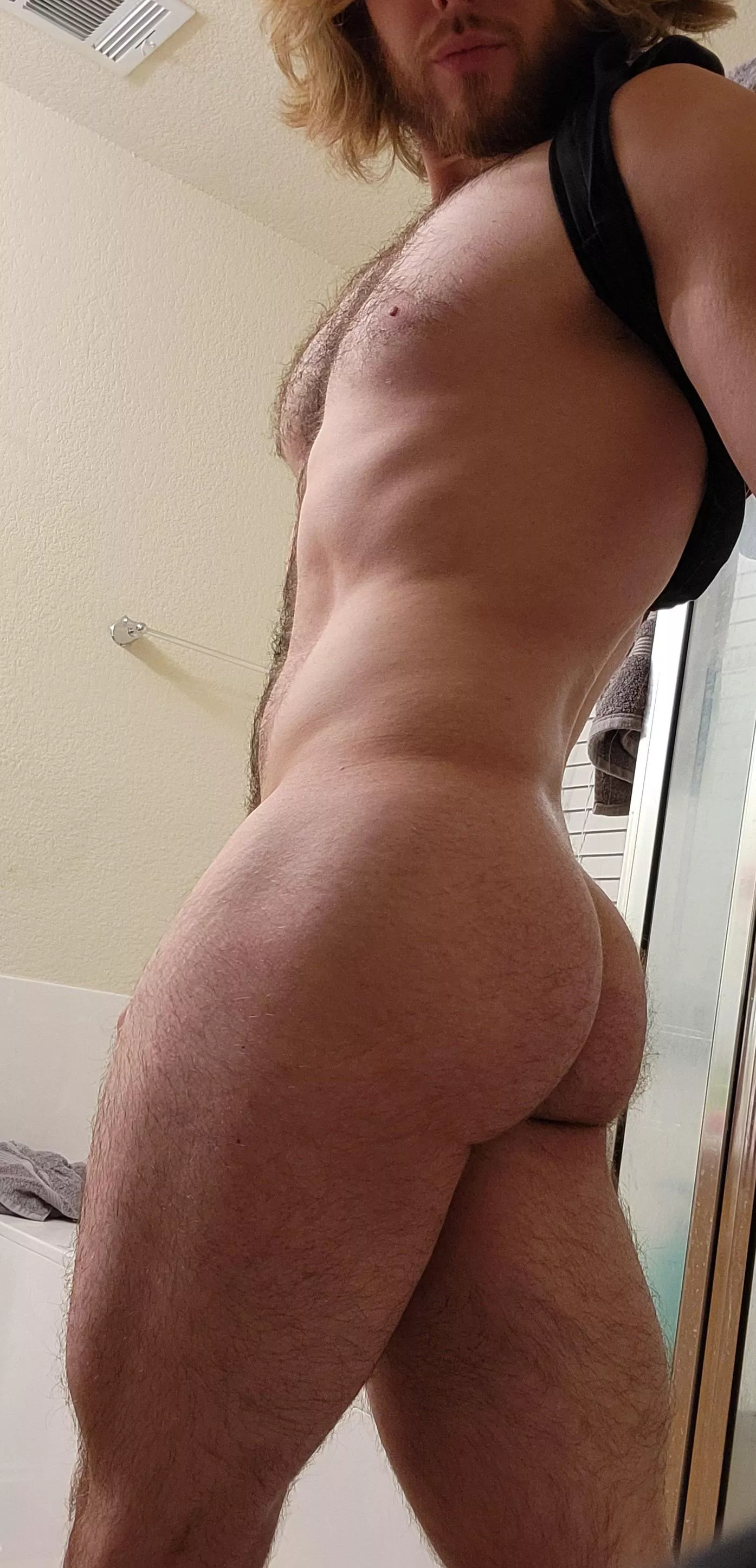 Hey everyone ;) posted by straight-guy20