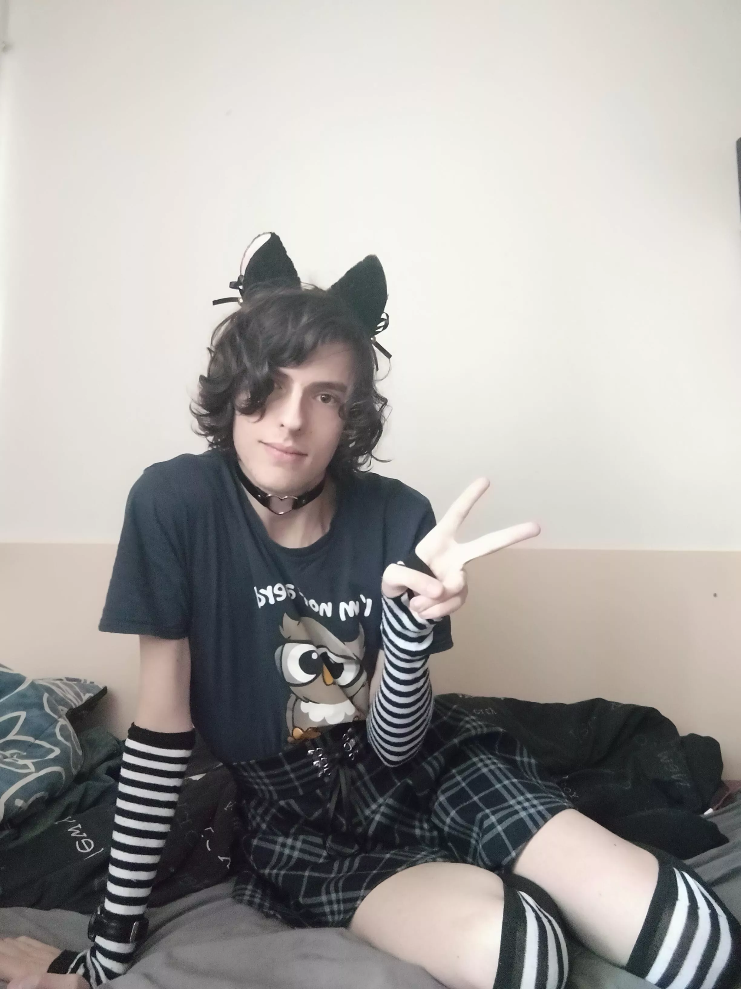 Hey everyone ! French trans catgirl here ! I know there's not much variation in the outfit, but do I look cute ? posted by Nei-Chan-