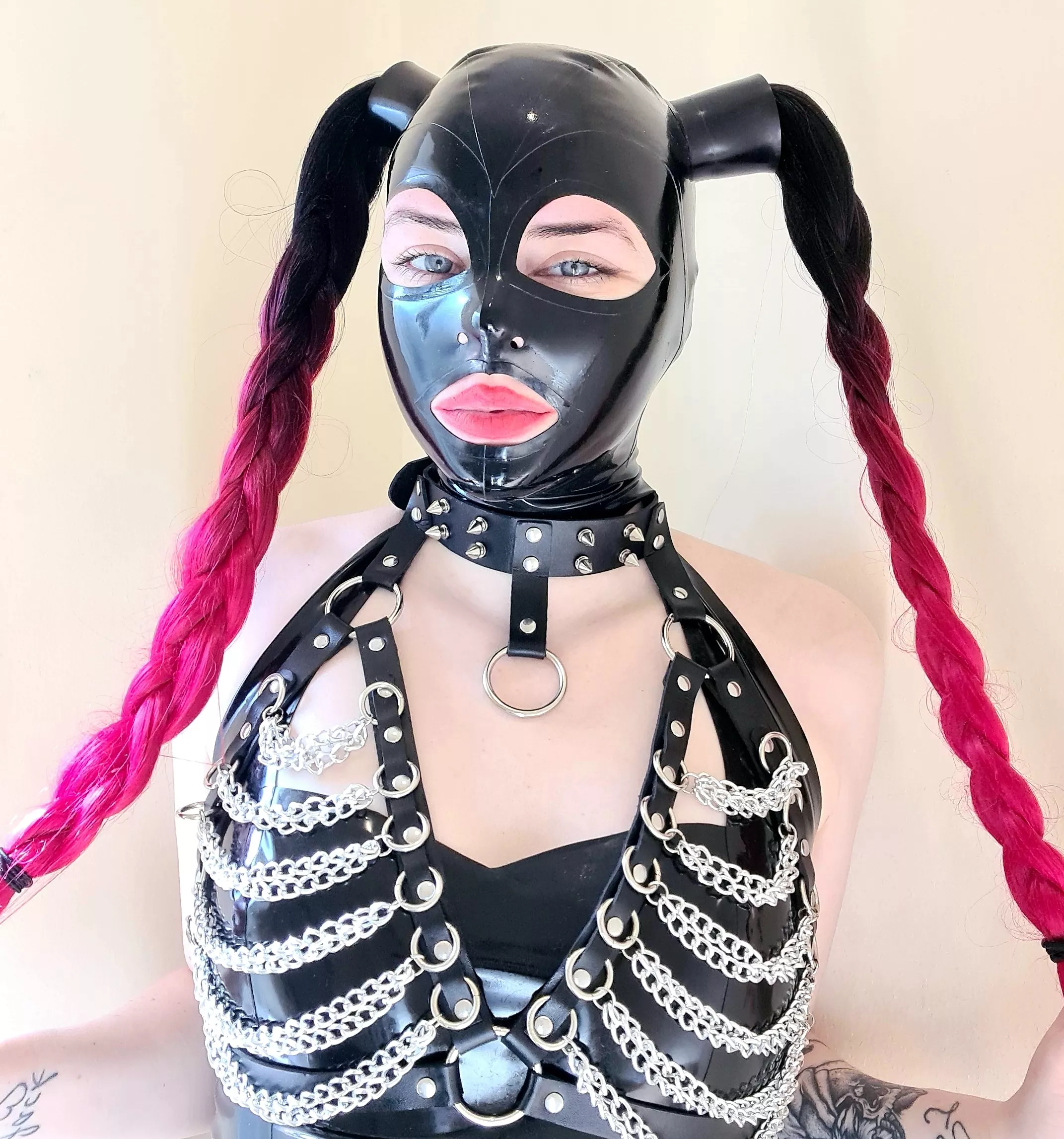 Hey everyone posted by rubber_scarlett