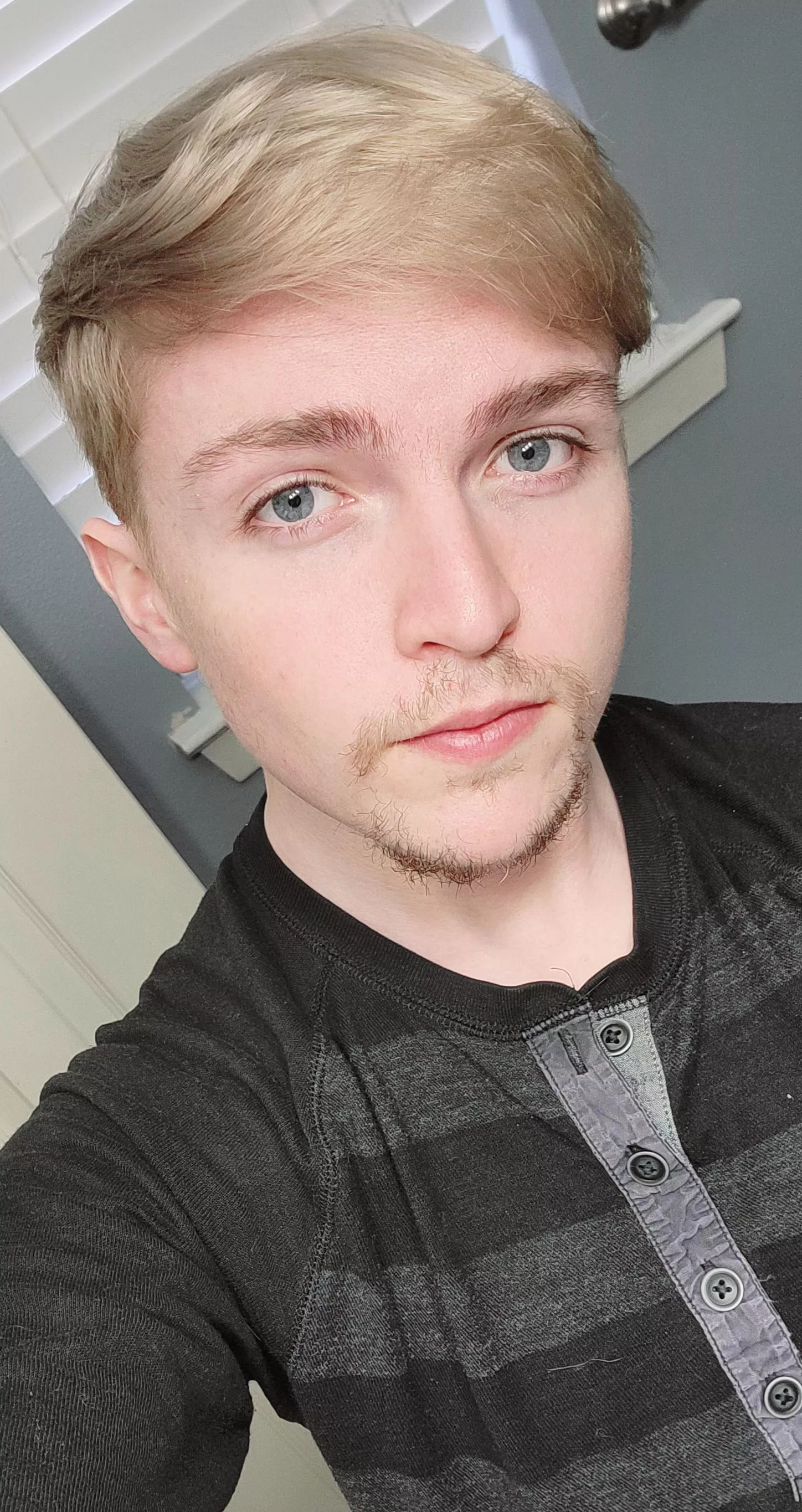 Hey guys! How is everyone today? ðŸ˜Š posted by Gaymerzen