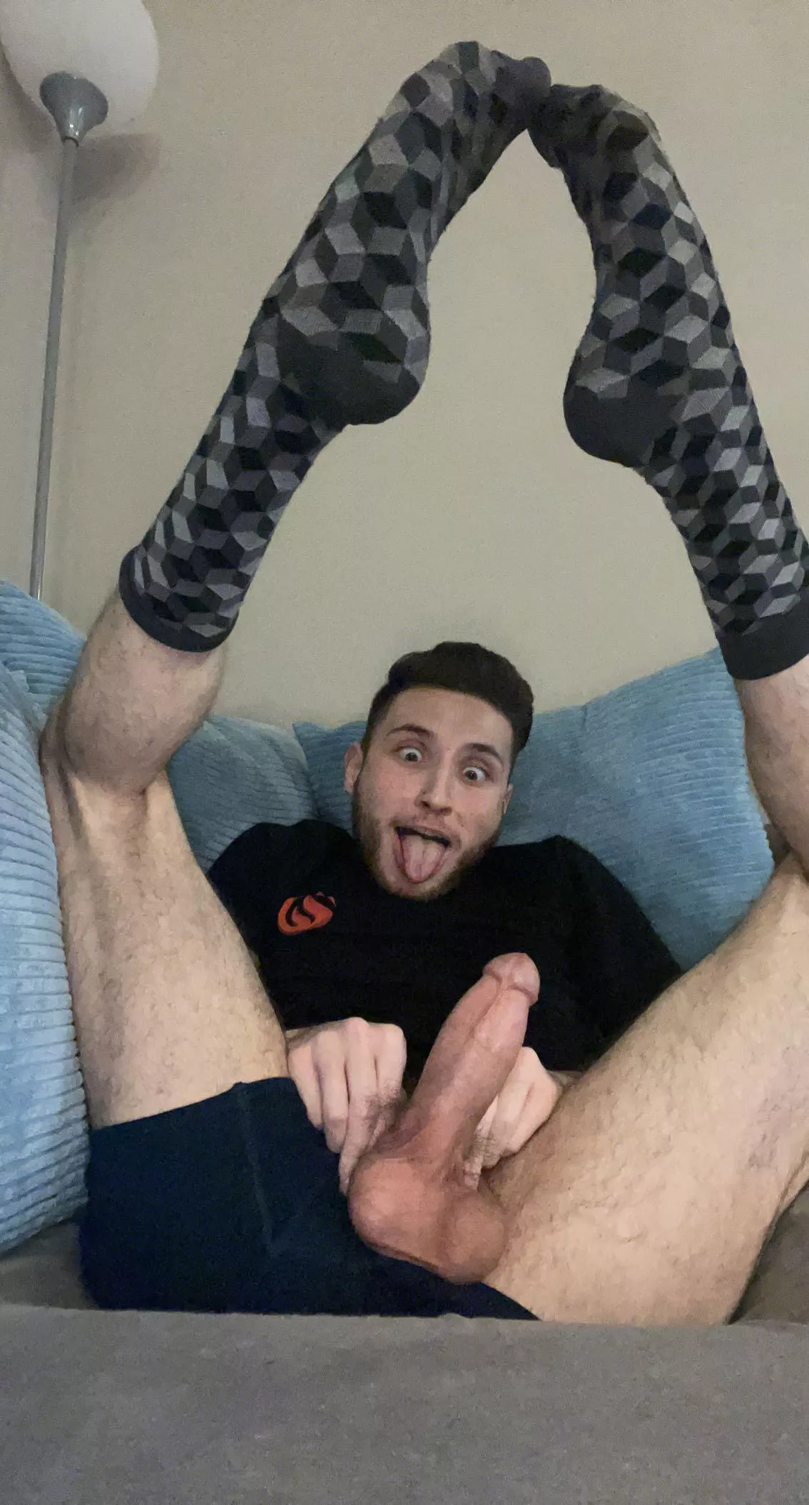 Hey guys! Looking for another chronic addicted masturbator who likes to show off cock and face pics! Let’s be proud and pose with our boners and make crazy faces! K-I-K or Snapchat: Bateworld69 posted by Ill-Seaworthiness123