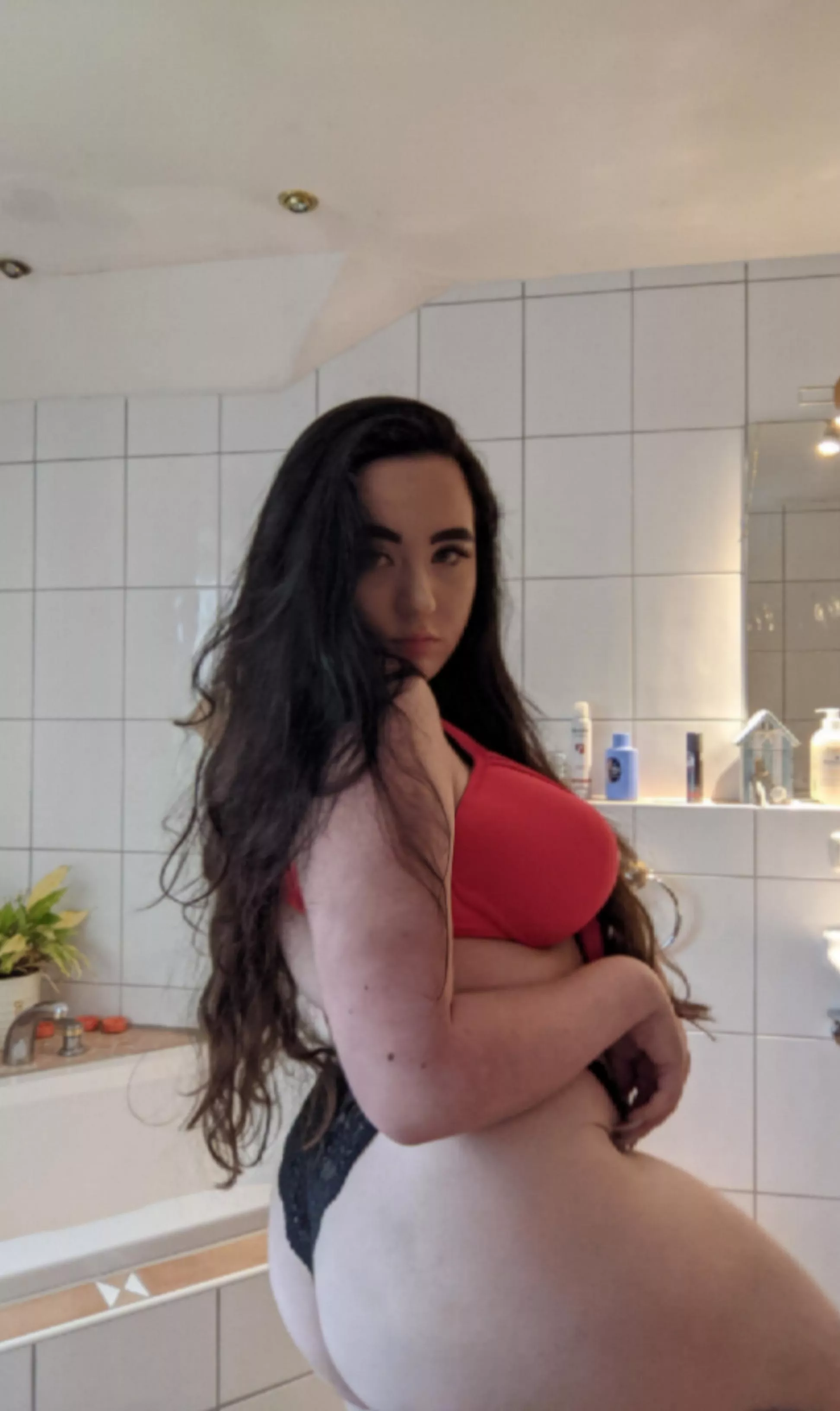 Hey there, I'm Katy and 18yo 💕 I'm a chubby sweetheart, new on OF and I have a suprise for the next five suscriber 😇❤️(psssssst, my OF is also 50% OFF) posted by _katemiller_