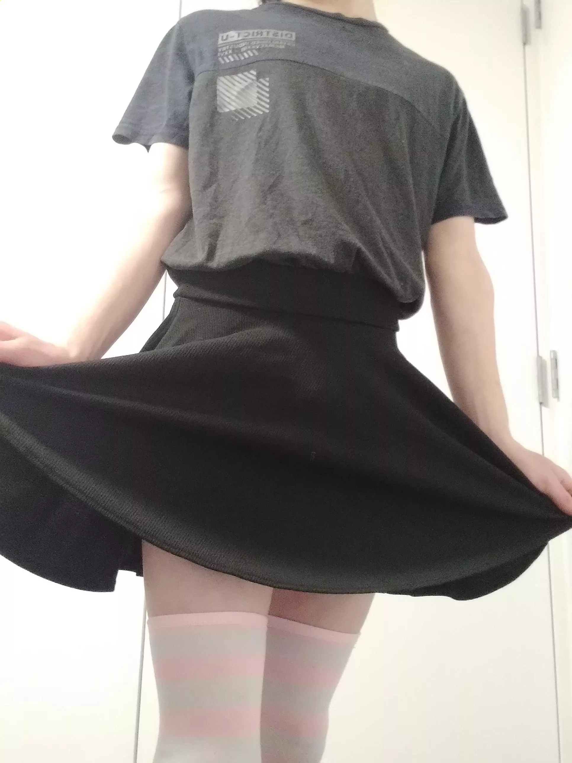 Heya reddit hope you like my skirt posted by strawberryboio-