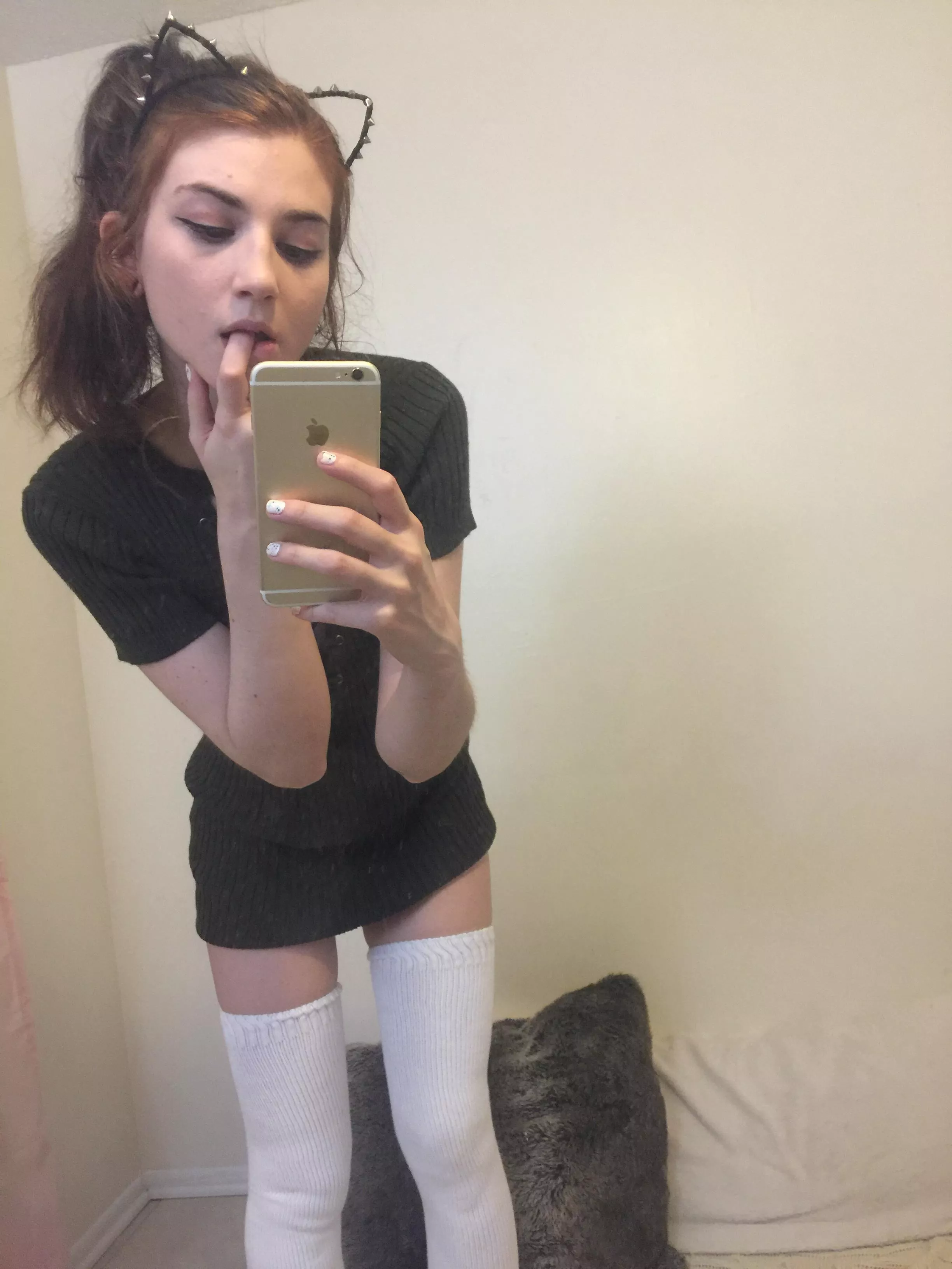 Hi DM on k1k: aliecooper15 need someone to have fun ðŸ˜˜ posted by Aliecooper