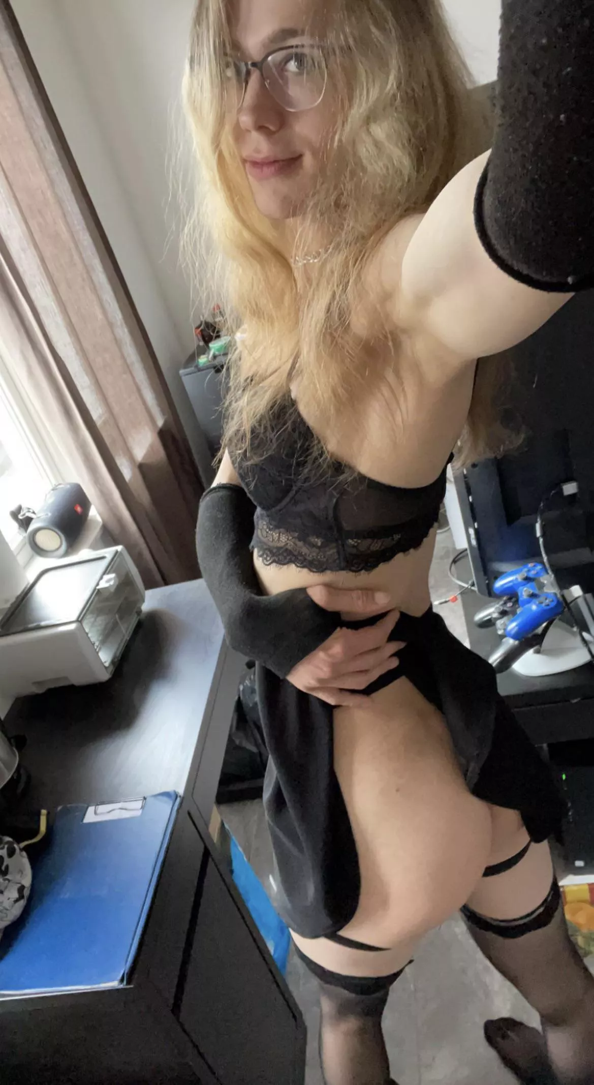 Hi I am new to reddit🥰 And i call myself the BJ queen👸But i never had a sissy name🙈So would any handsome guys help me? Or some cute sissies?😍🥰 posted by SissyBlowjobQueen