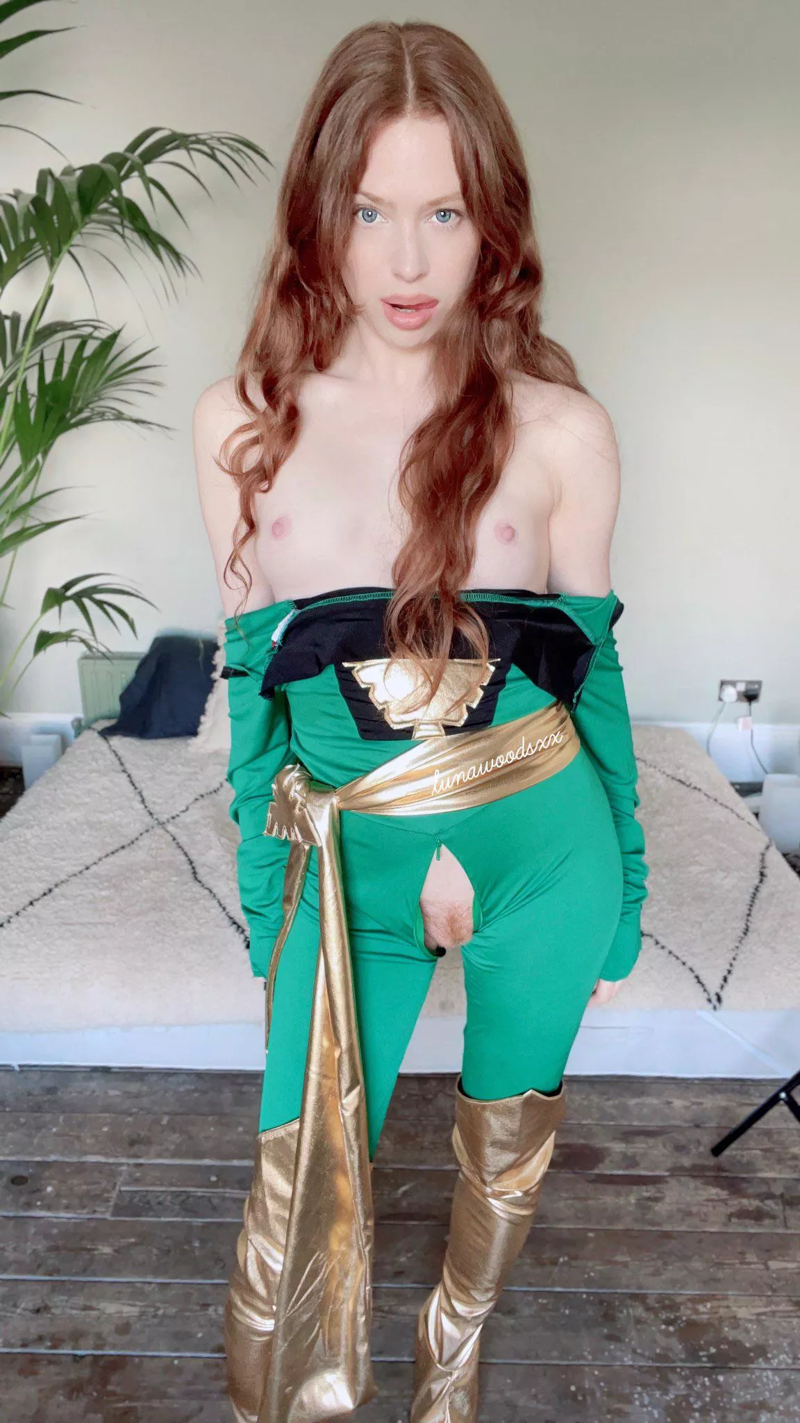 Hi, I’m Jean Grey, I can read your mind… you want to fuck, don’t you. posted by lunawoodsxx