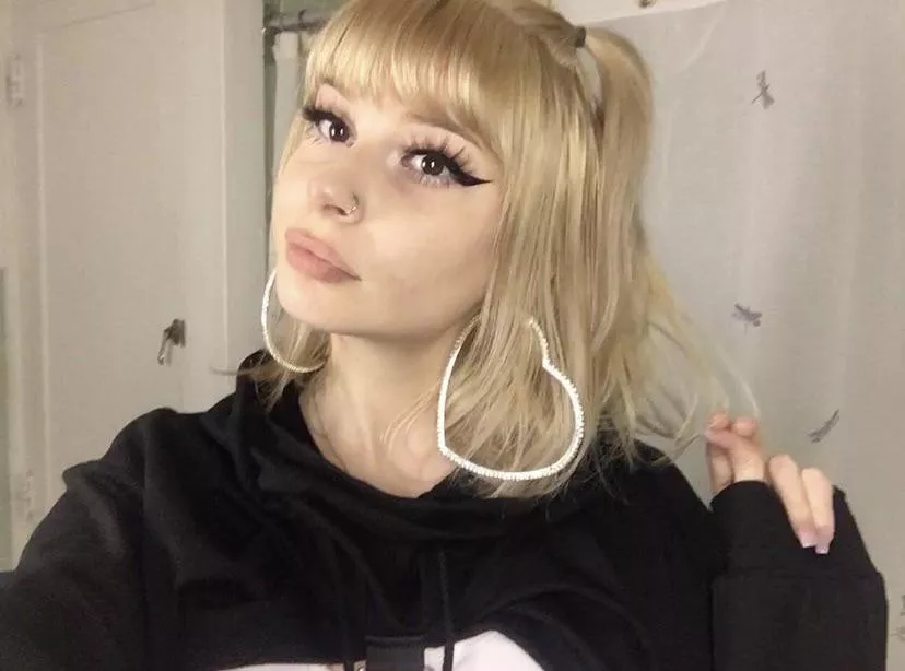 hi iâ€™m winnie !! iâ€™m good at makeup & a lot of other things too ;) 65% off in comments <3 posted by sobdsomt