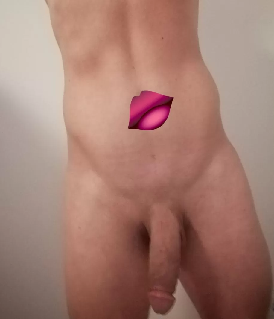 Hi! M30 and exhibitionist posted by avergeslimfitguy