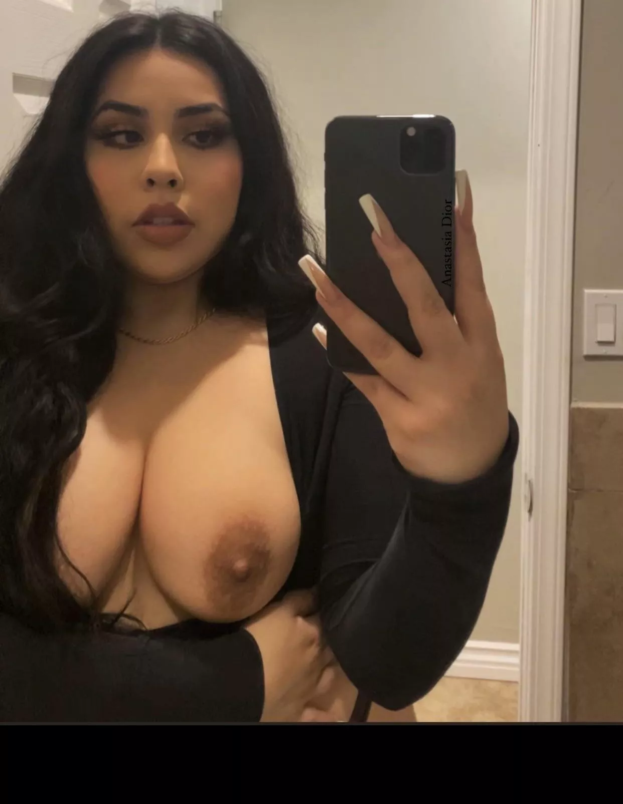 Hi only to the men that would jack off to my boobs! posted by anastasiadior