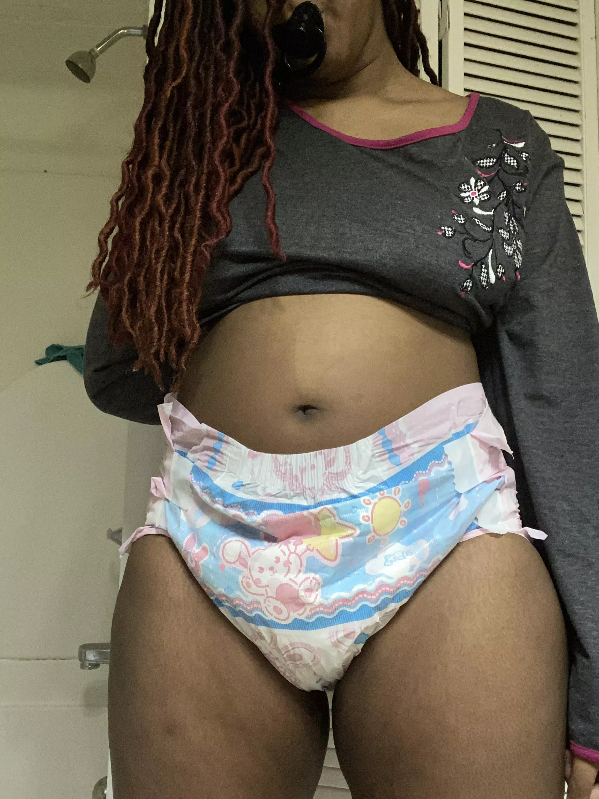 Hi! This is my first diaper pic. I hope you enjoy. posted by AliceMischief