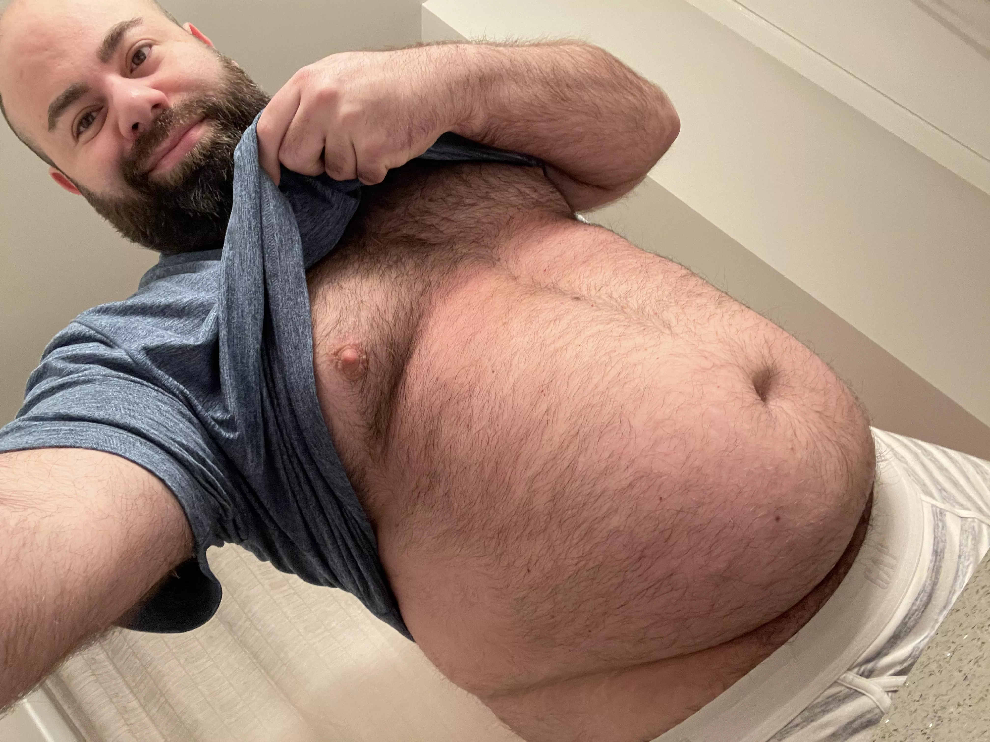 Hi 👋 posted by canadianbearxxx