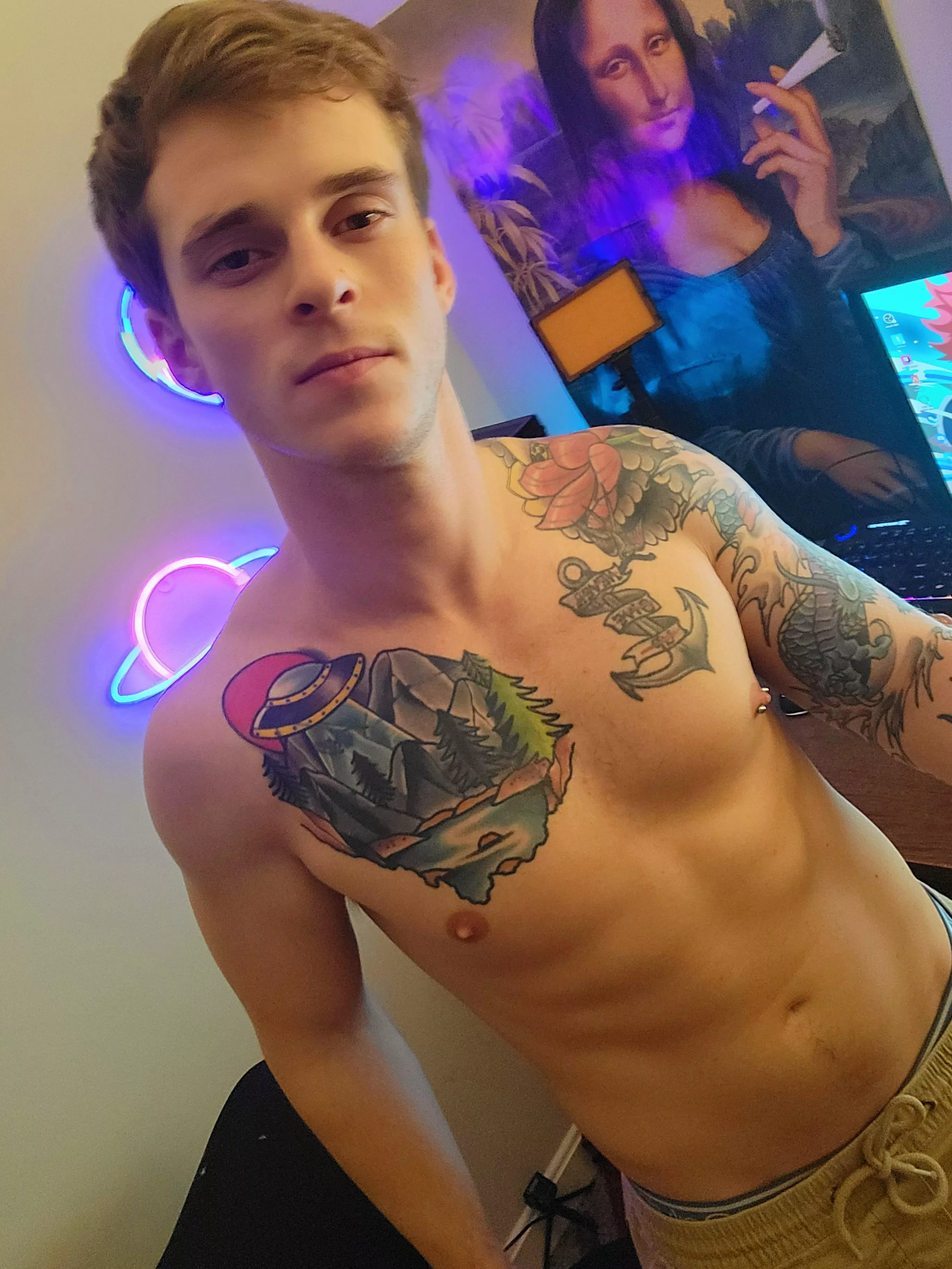 Hiiiii everyone! Ivan00ze here, I'm LIVE! Link in the comments! 😈😆 posted by ivan00ze420