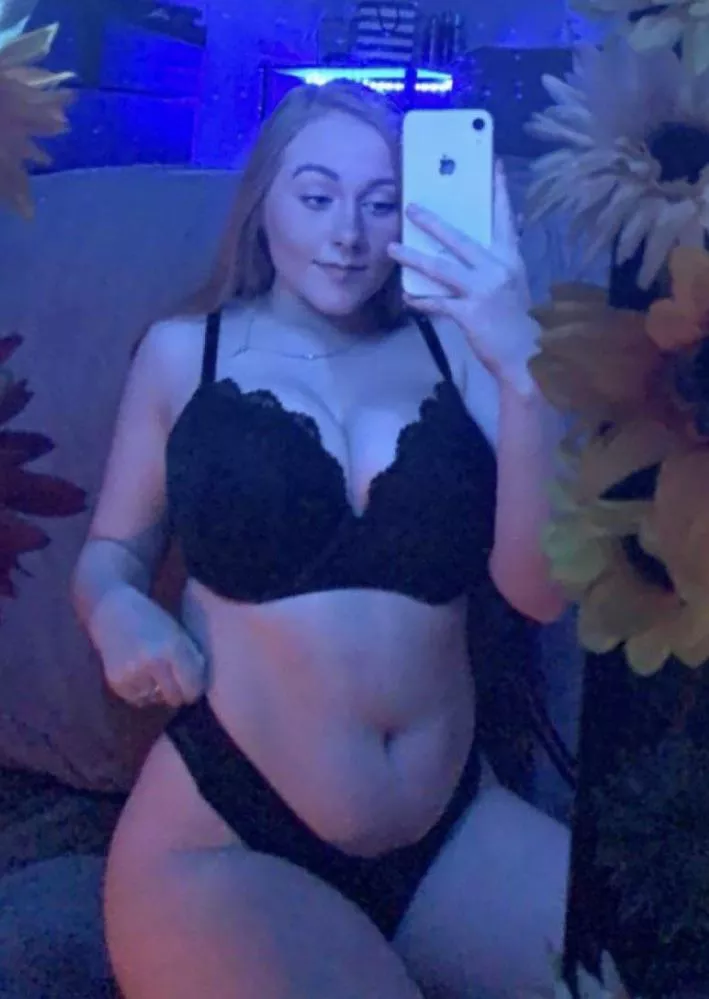 Hmu for this slut Allison, massive tits posted by thekidblue33