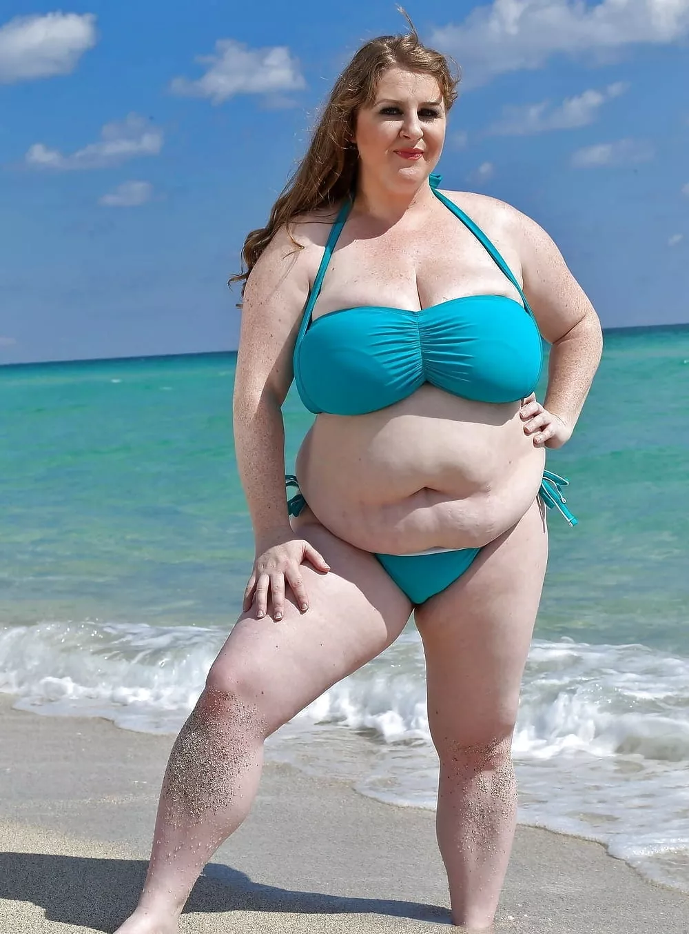 Hope Sapphire put sunscreen on her pale skin before going to the beach posted by Udderluvr2020