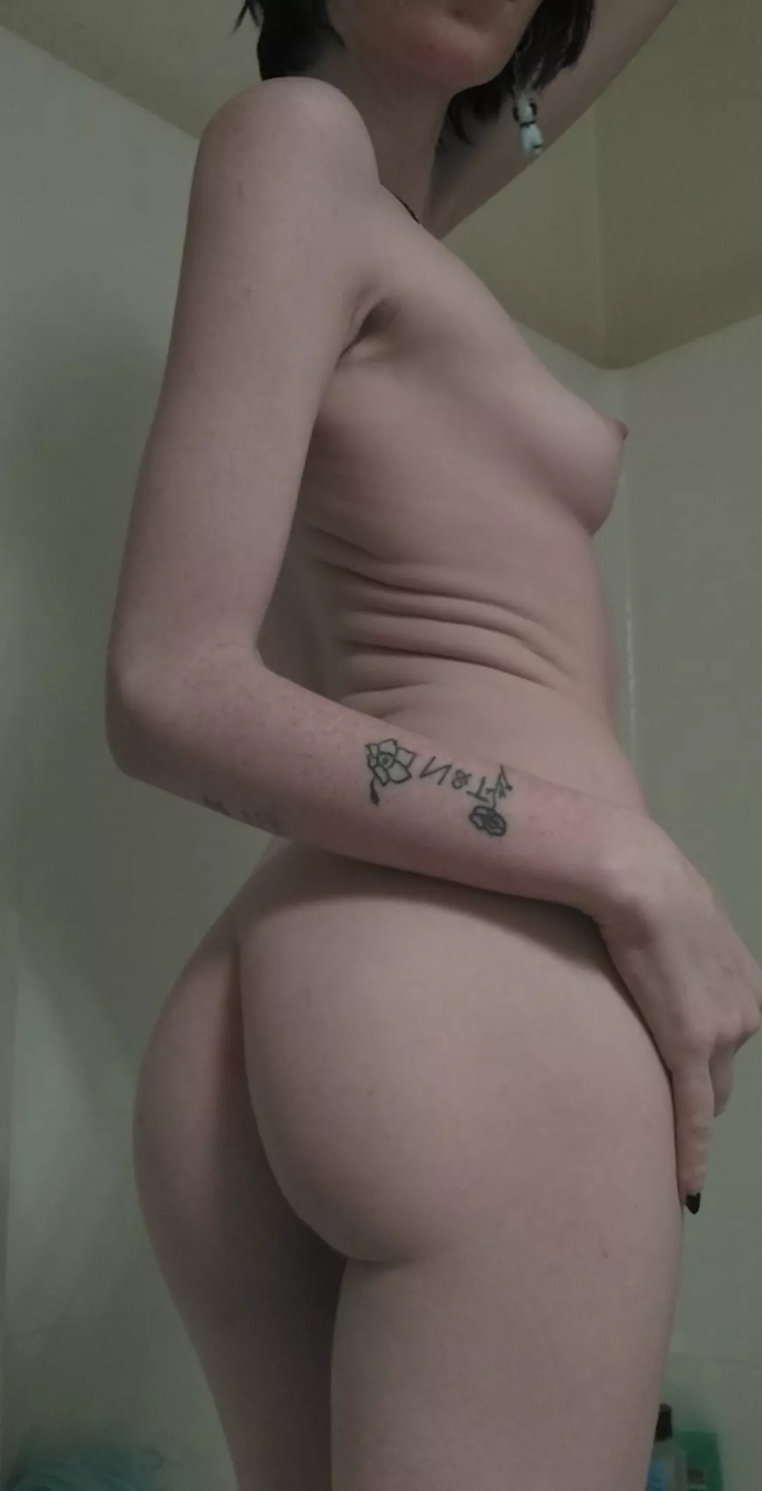 Hope this ass finds you well ;) posted by feetiecutie