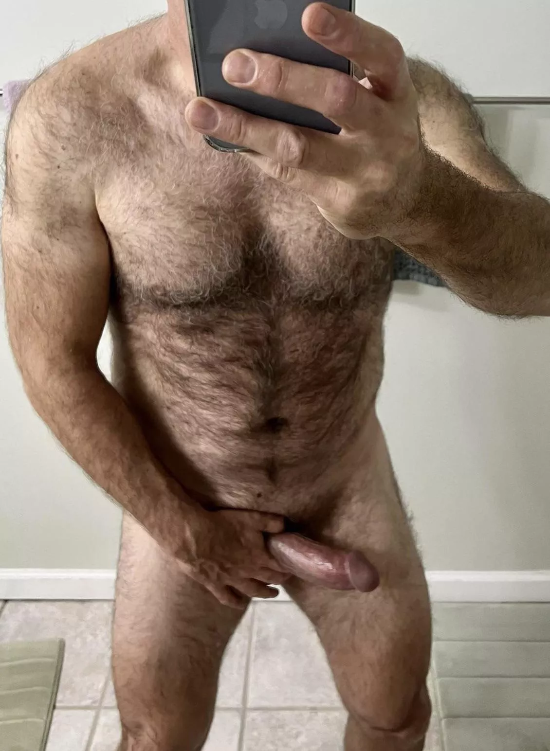 Horny and hairy posted by jonnygjon