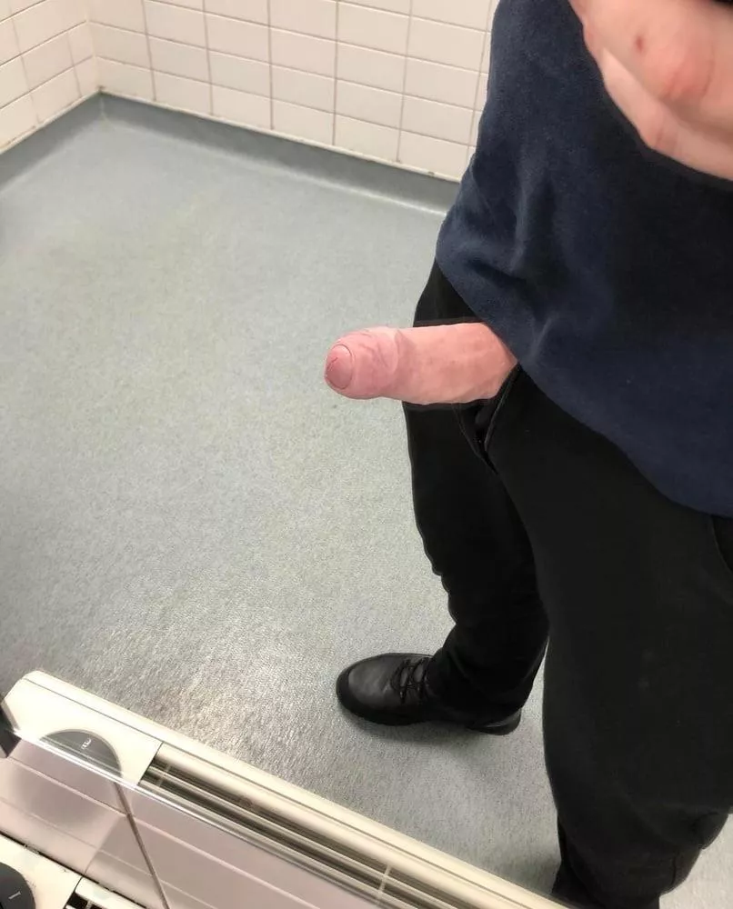 Horny at work ðŸ† posted by Sweaty-Day7730