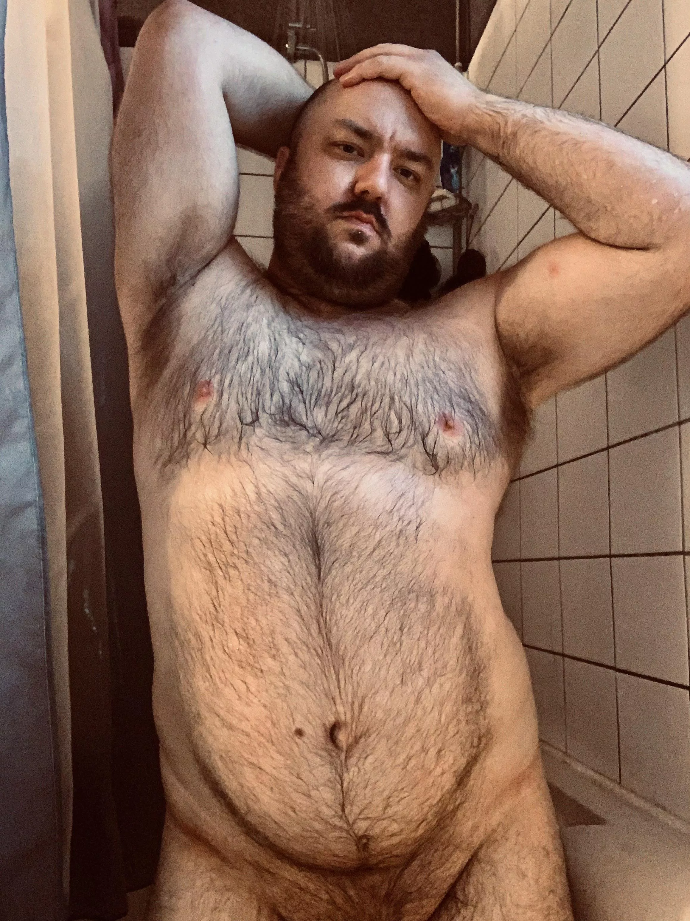 Horny [M] bear wants attention but I really don’t fit in here posted by nonspecific84