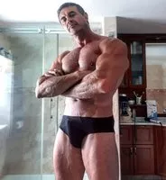 HOT MUSCLE DAD posted by rian20067