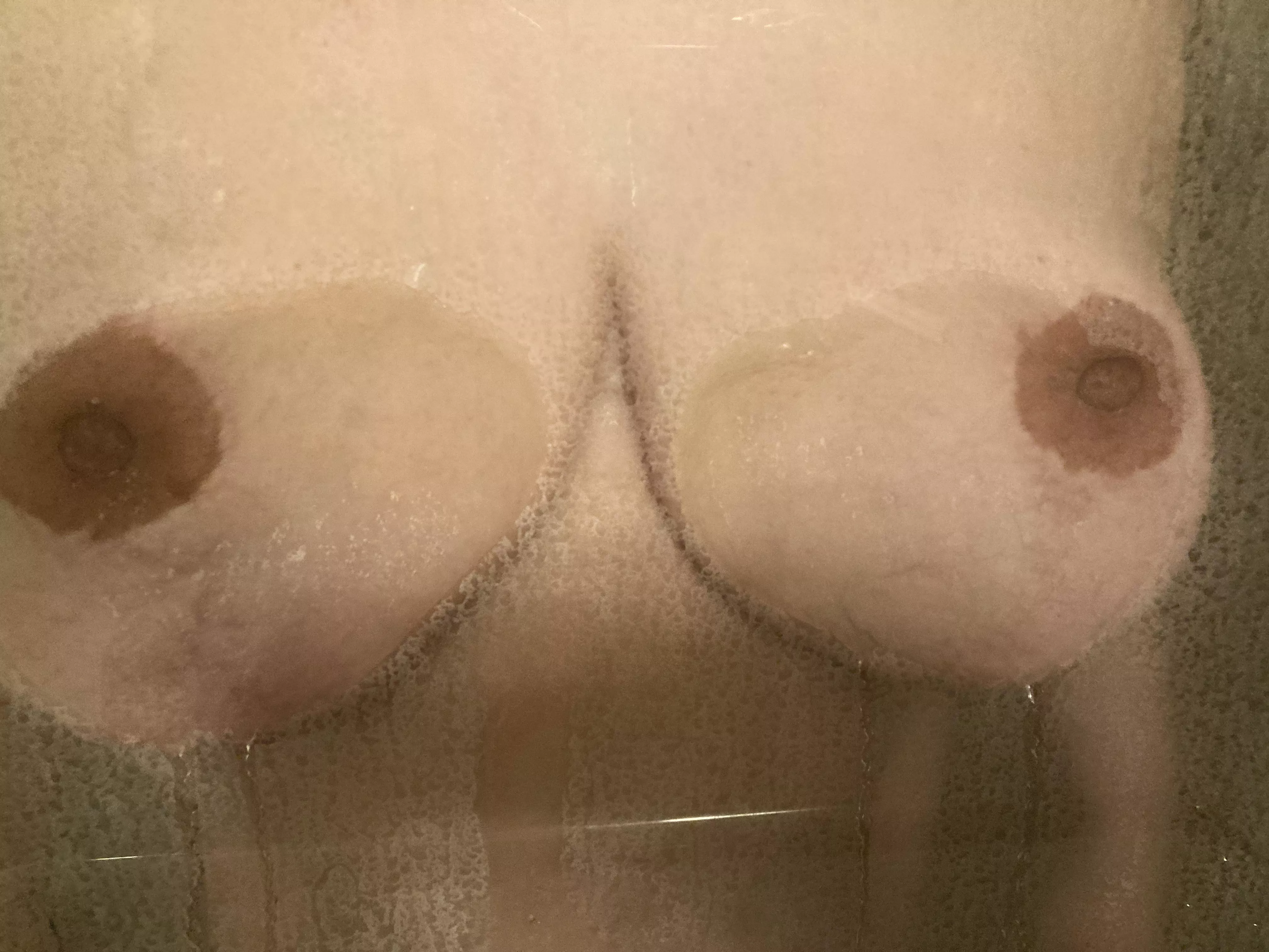 Hot shower🥵 posted by loepardlady2021