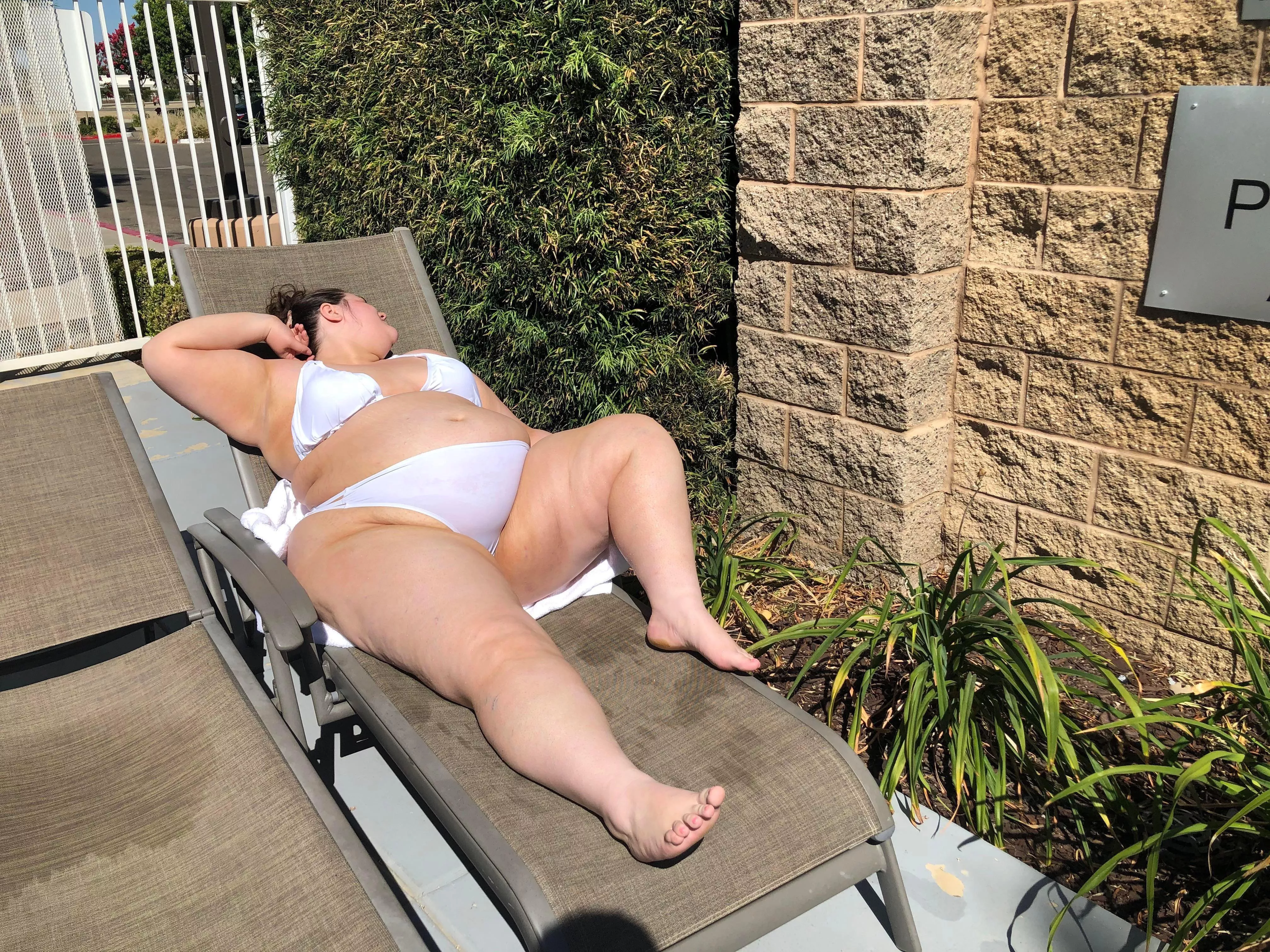 Hot sun, even hotter BBW posted by SweetGeorgiaRose