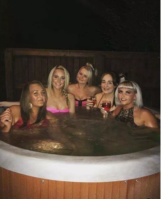 Hot tub posted by Chaturbater1