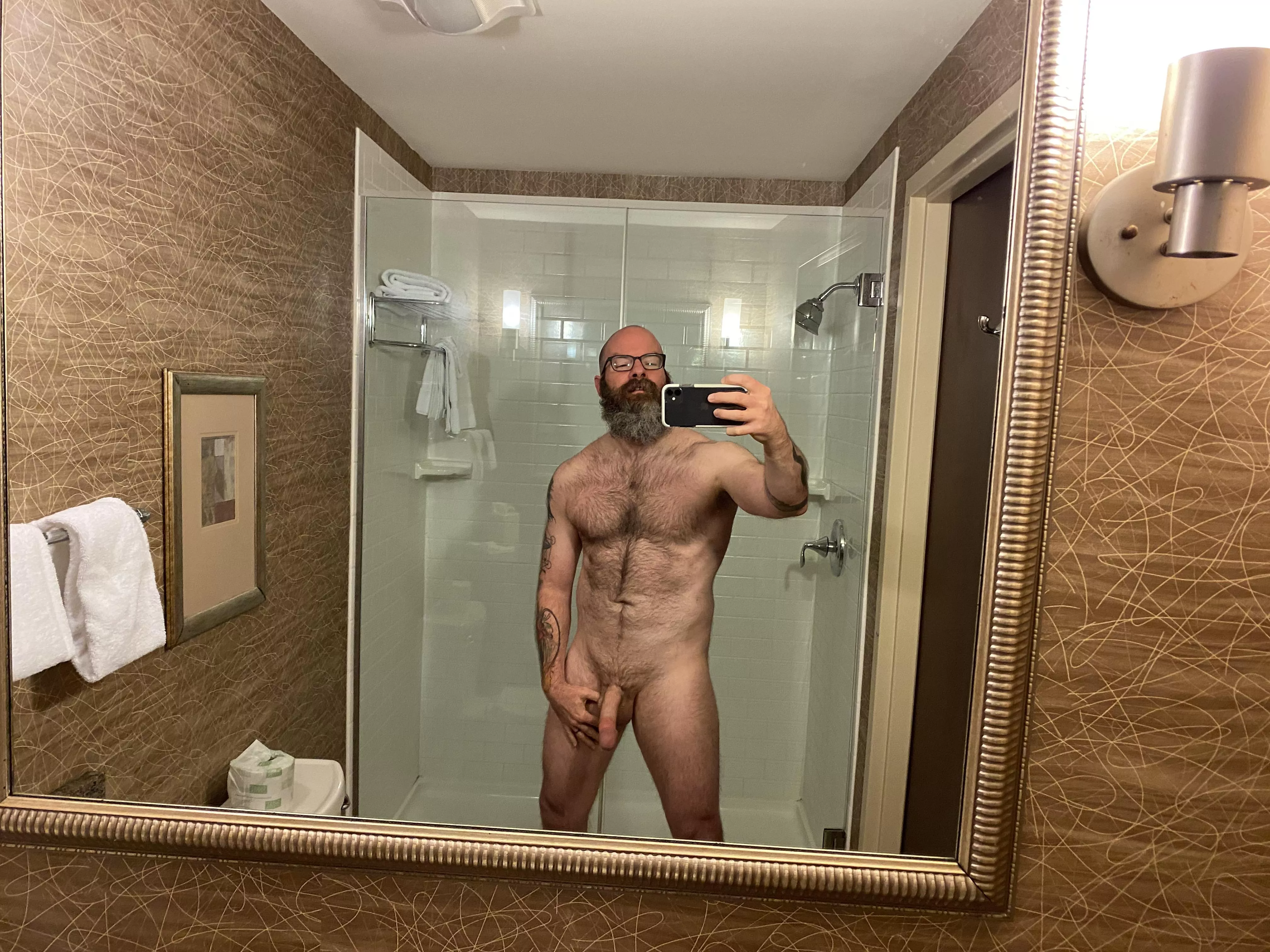 Hotel bathroom means clean mirror [49] posted by dodgeballislife