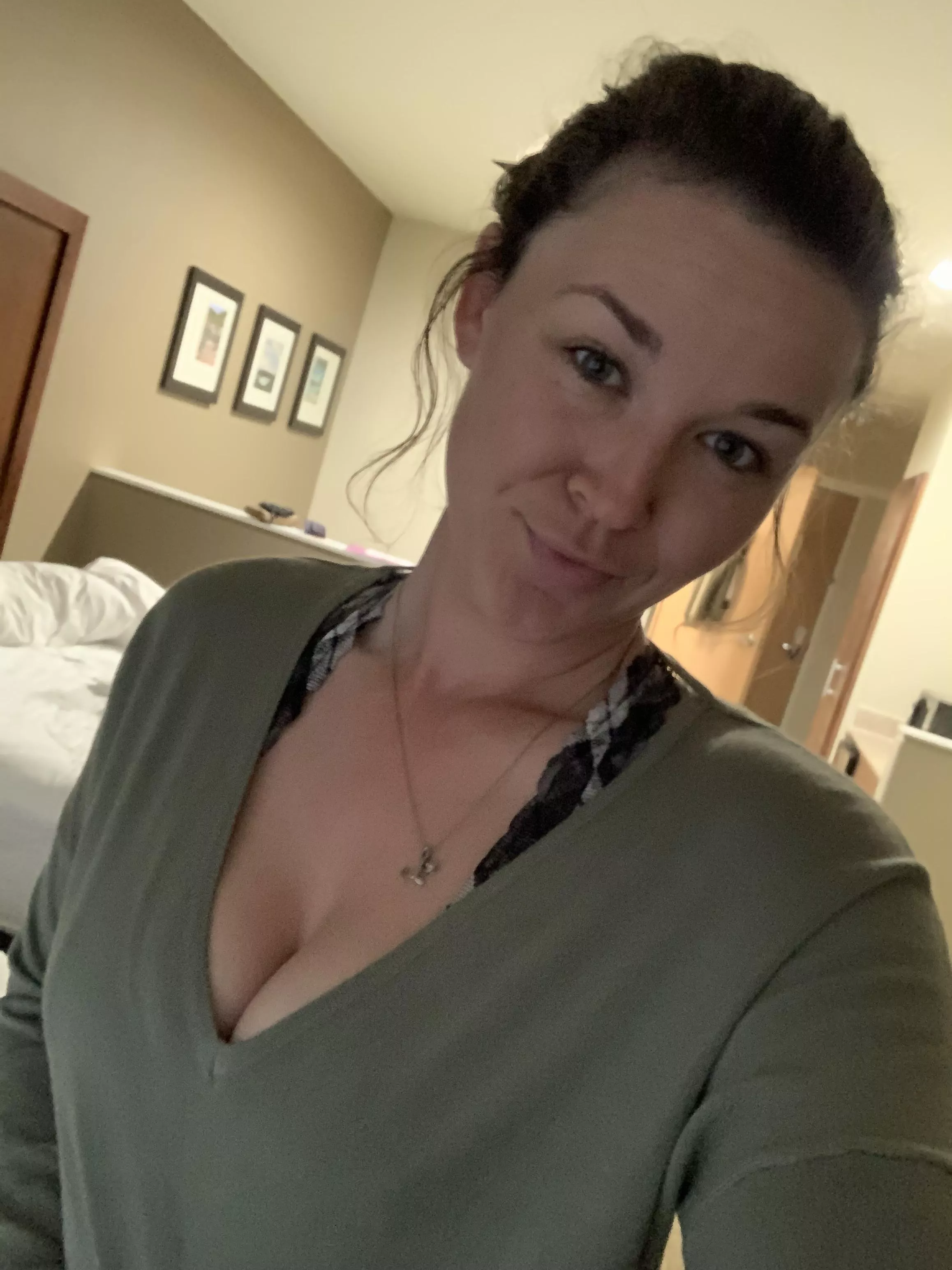 Hotel Selfie posted by Gypsy2113