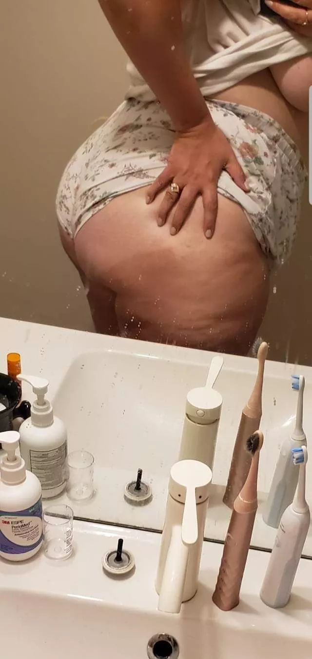 How about some BBW action on this fine Saturday? posted by jthmeow1